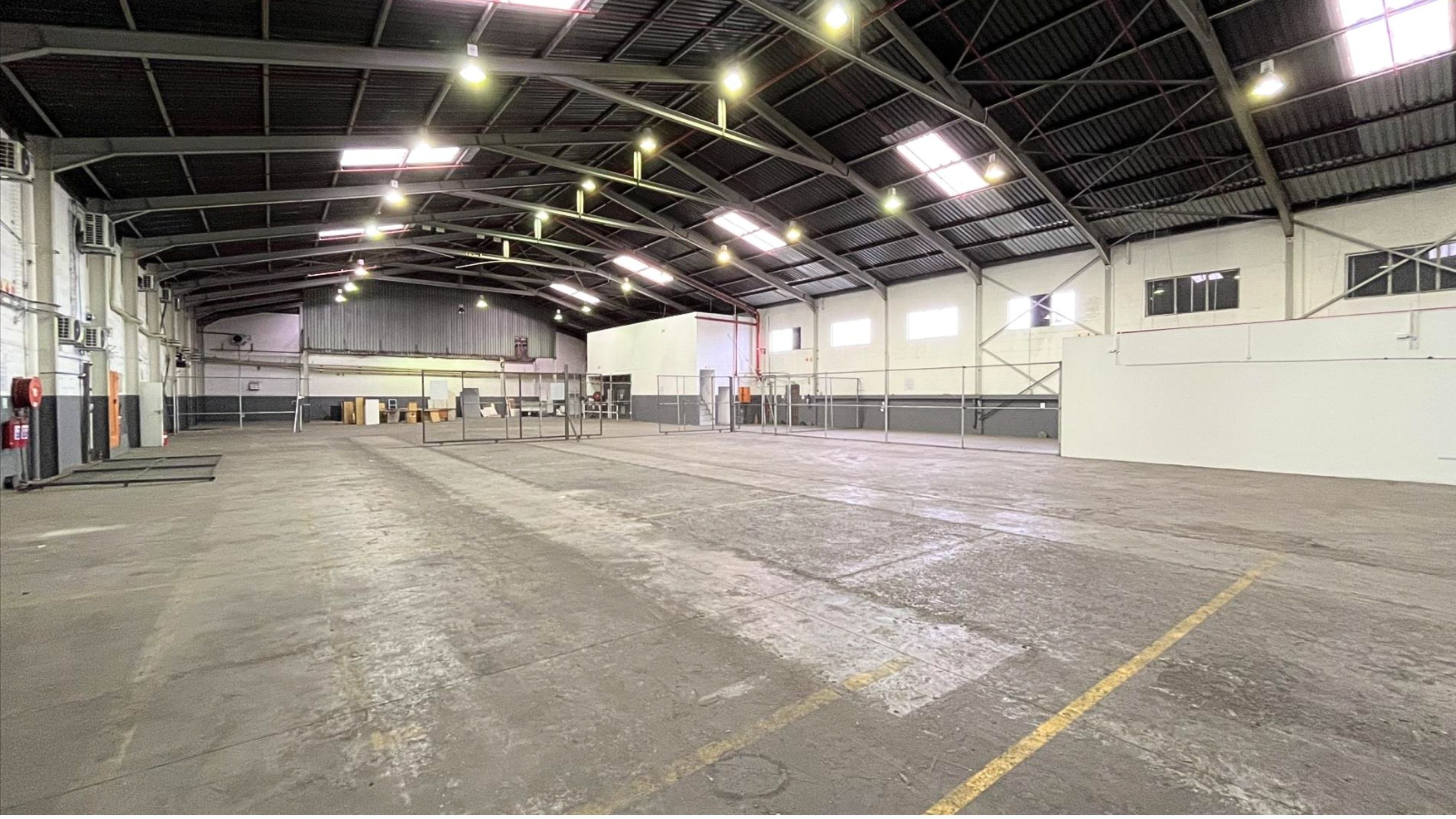 Warehouse to rent at 115 Manhattan Street in Airport Industria