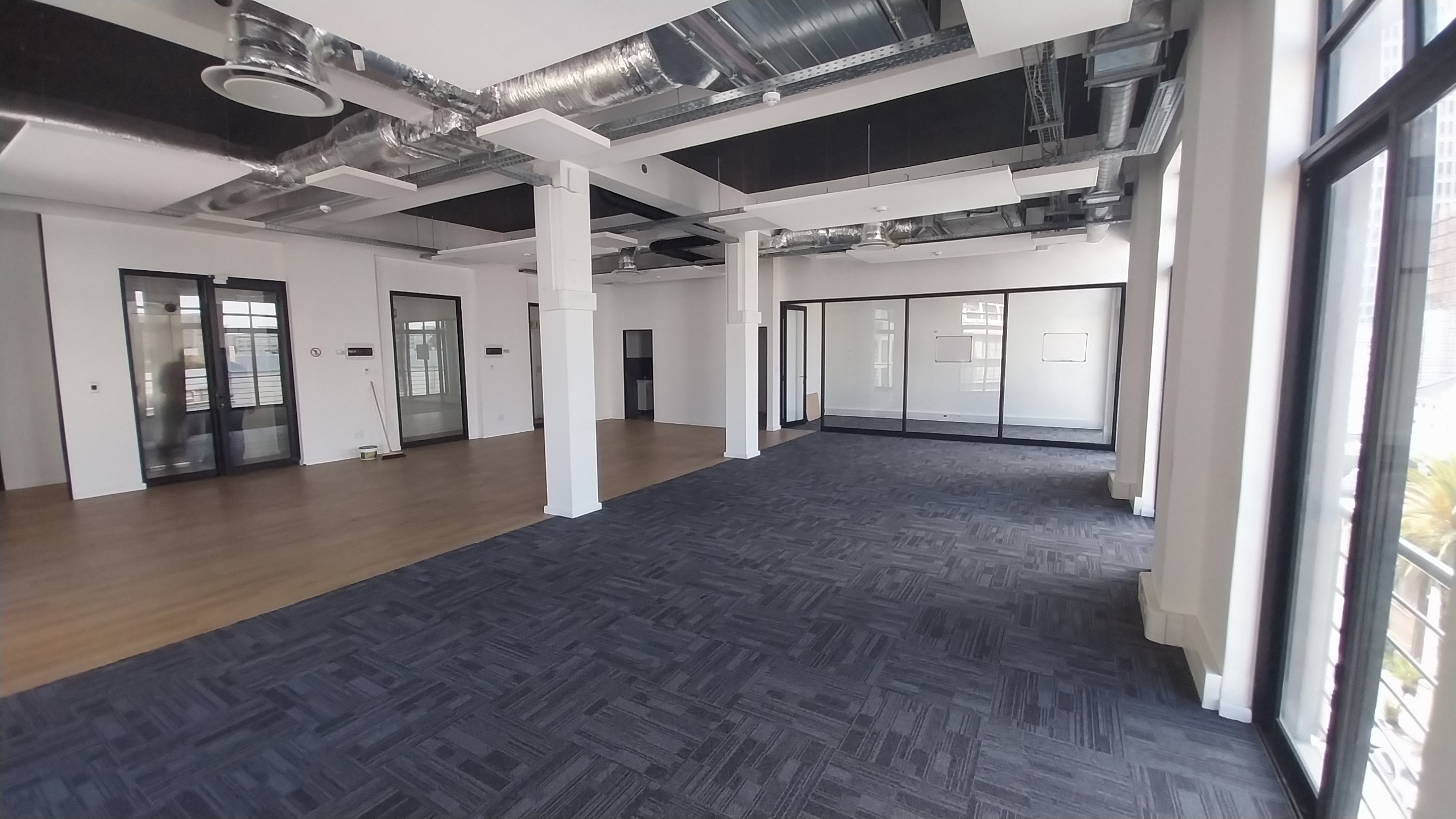 215m² Office Space to rent at 172 Long Street in Cape Town CBD