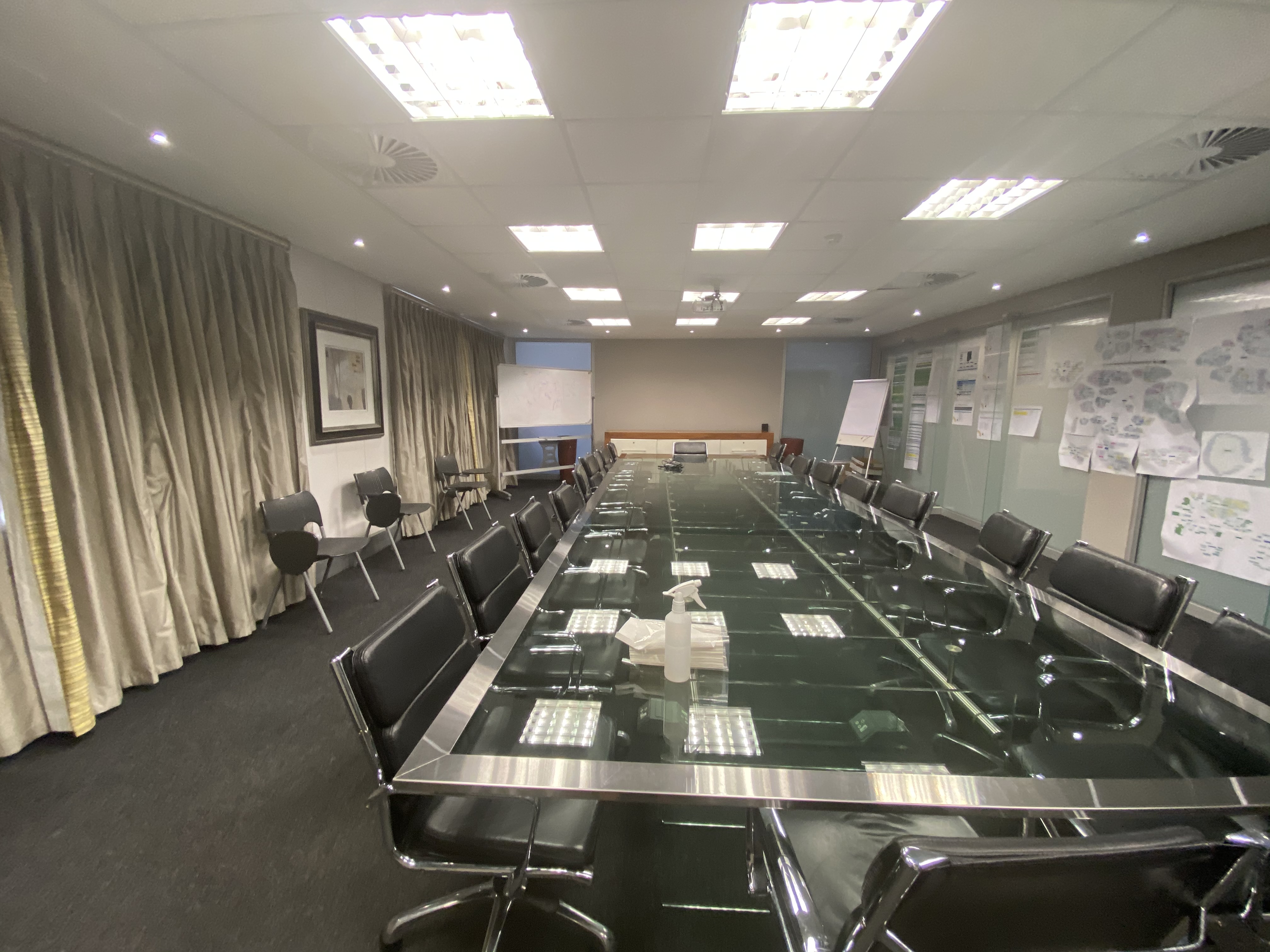 963m² Office Space to rent at 18 Skeen Boulevard in Bedfordview
