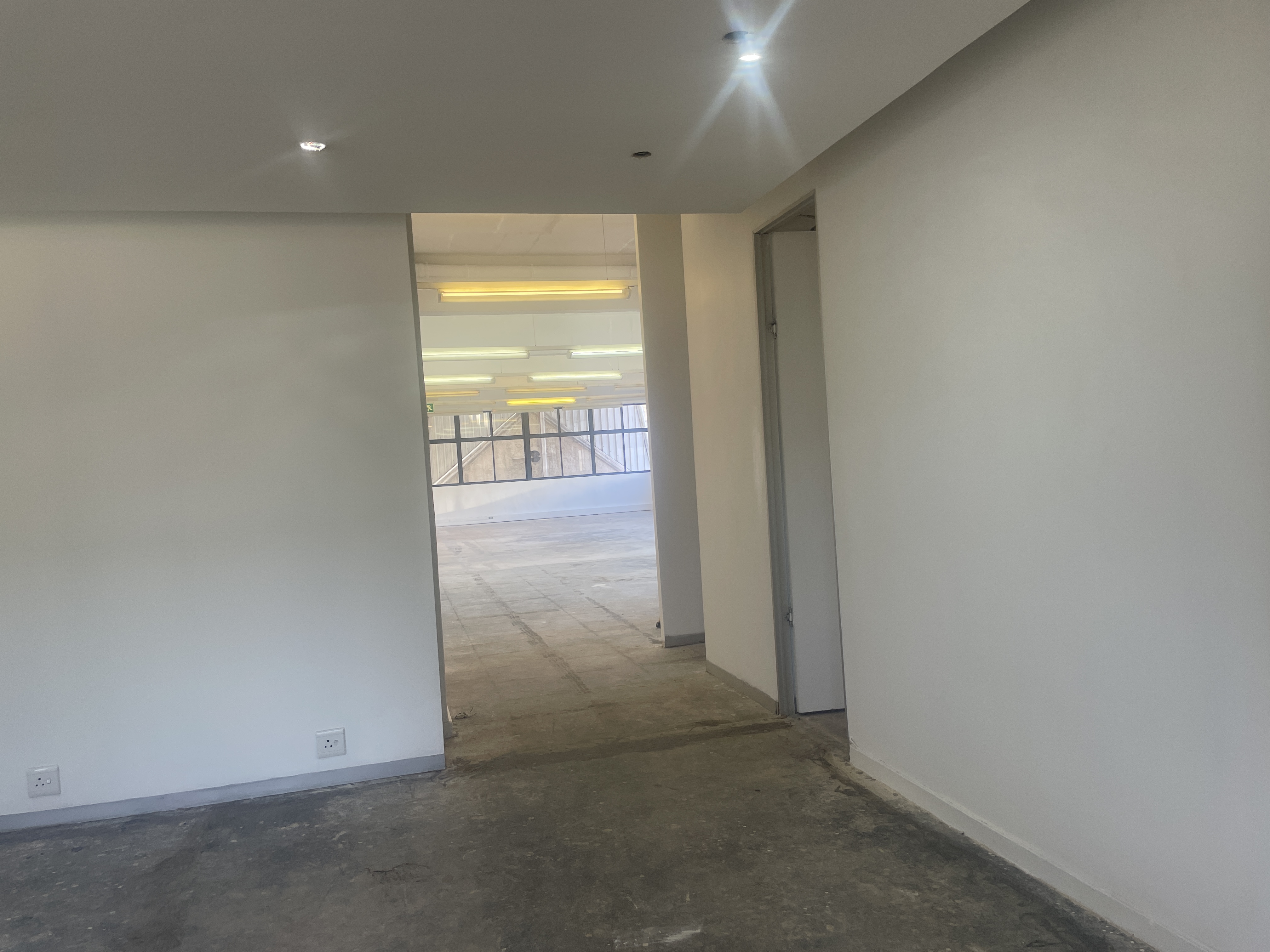 347m² Office Space to rent at 199 Loop Street - Graphic Centre in Cape Town CBD