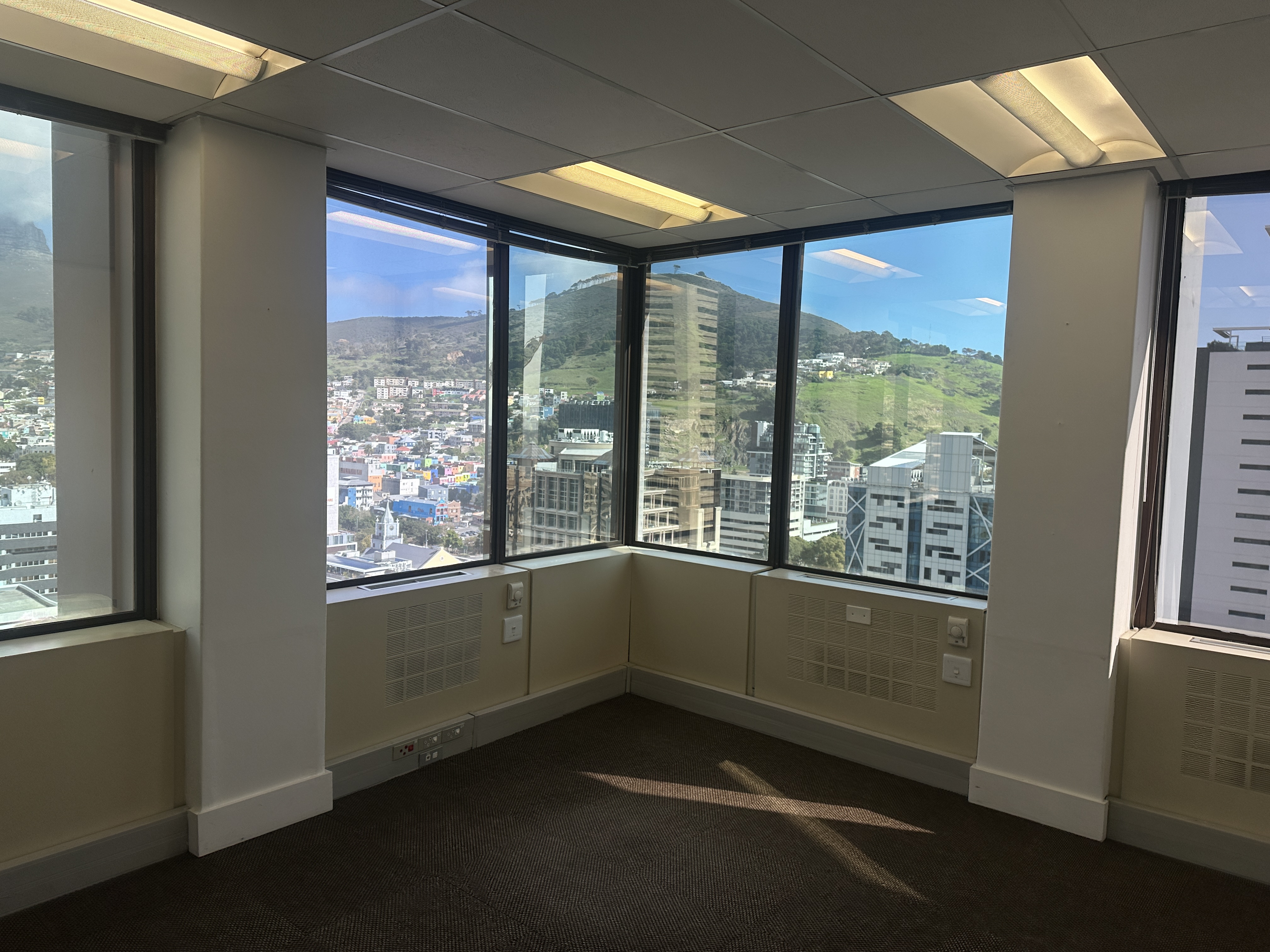 677m² Office Space to rent at 2 Long Street in Cape Town CBD