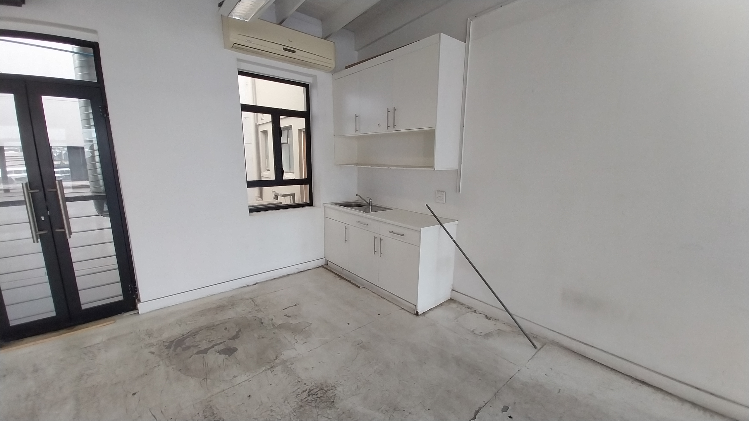 195m² Office Space to rent at 32 St Georges Mall in Cape Town CBD