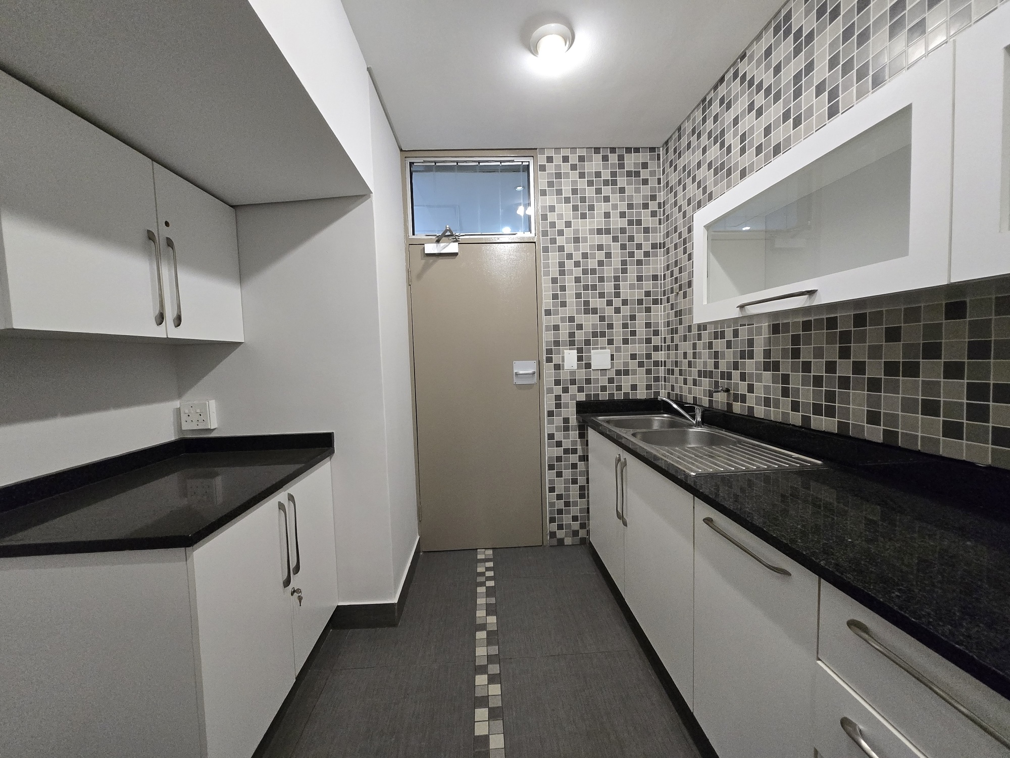 938m² Office Space to rent at 33 Fricker Road in Illovo