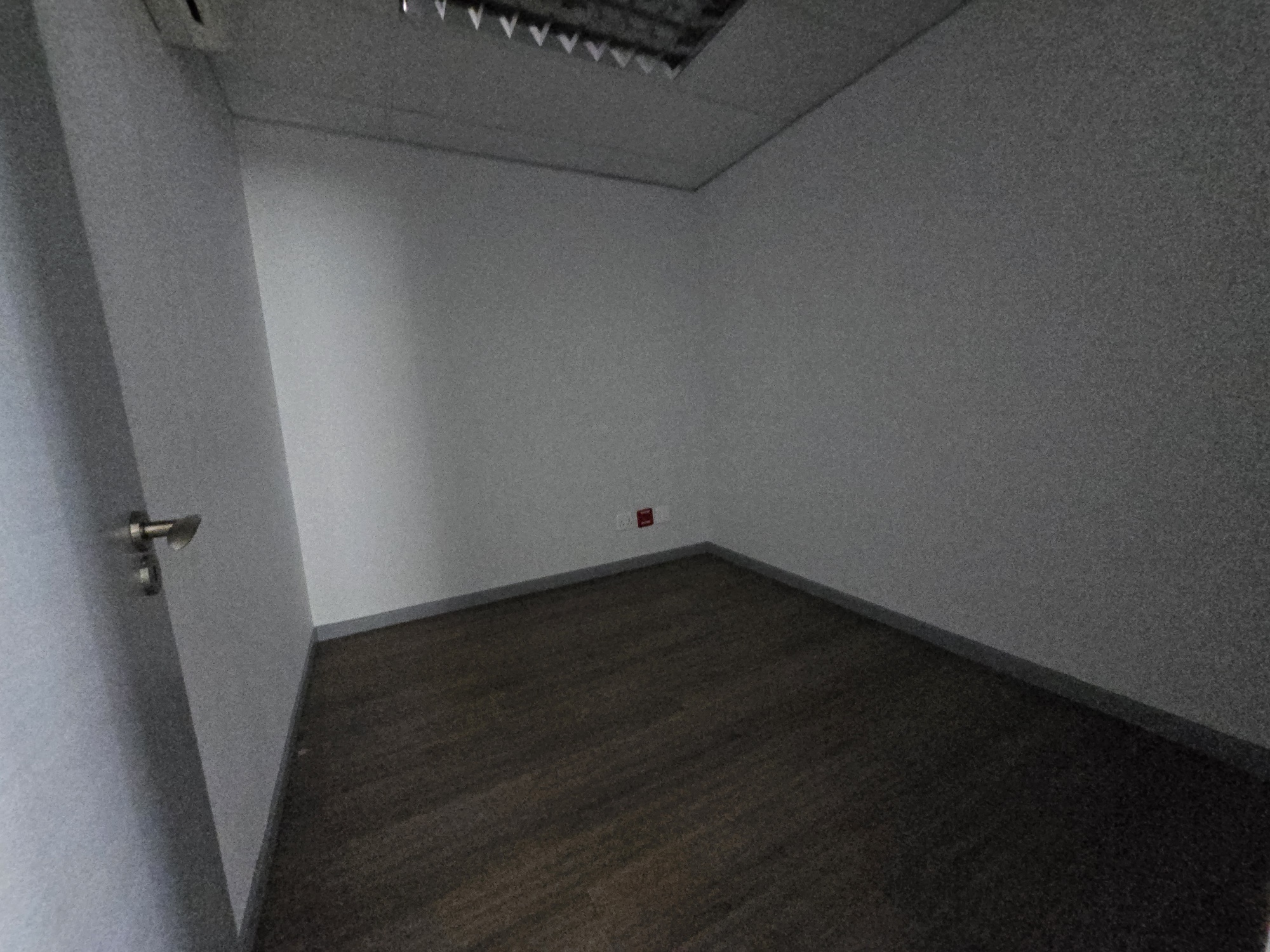 937m² Office Space to rent at 33 Fricker Road in Illovo