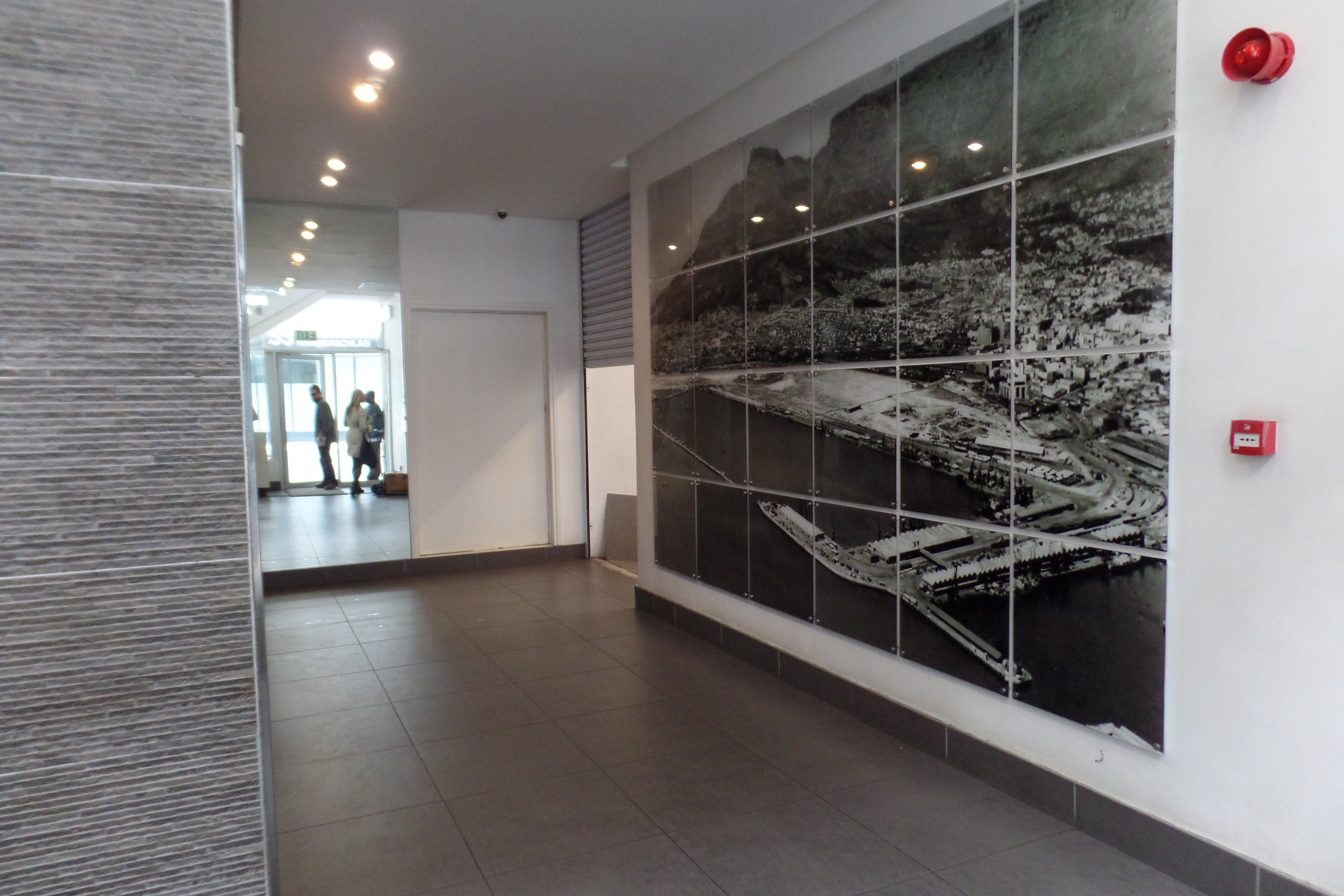 194m² Office Space to rent at 33 Martin Hammerschlag Way in Foreshore