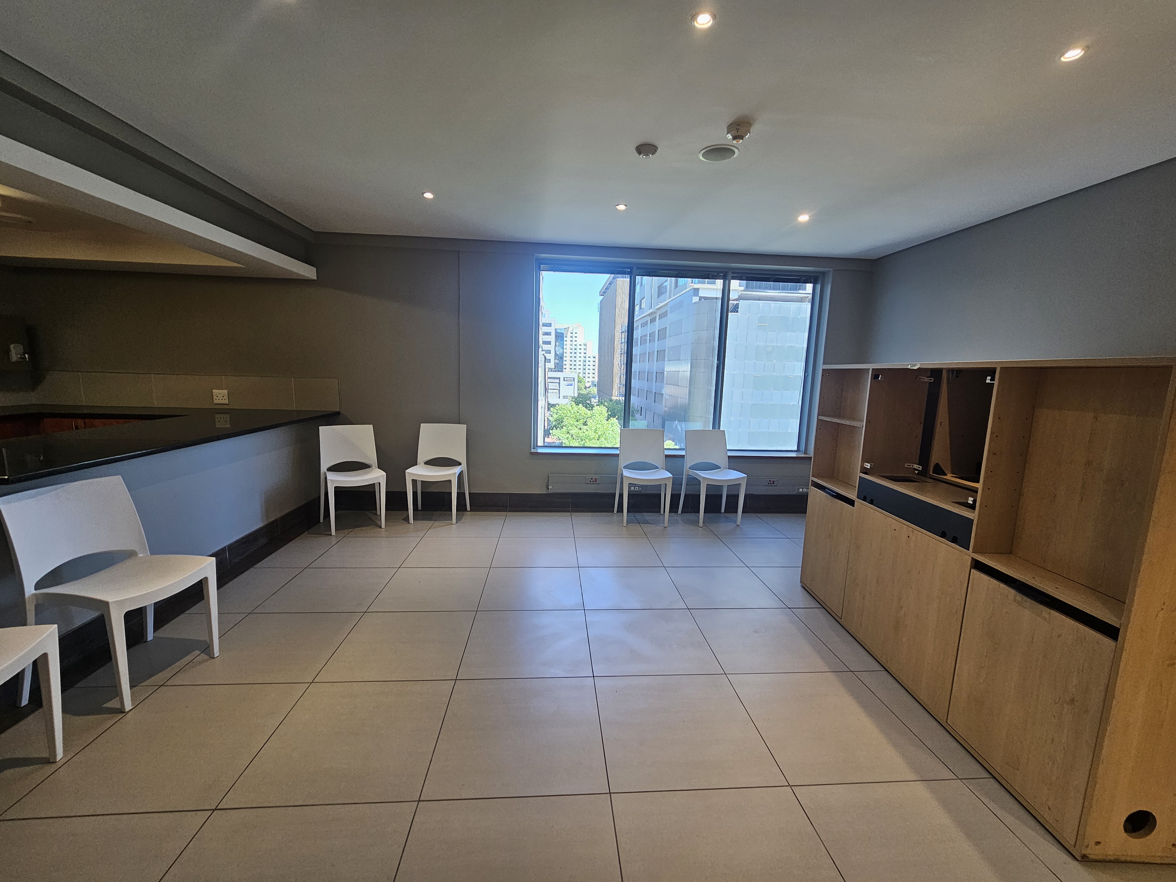 668m² Office Space to rent at 33 On Heerengracht in Cape Town CBD