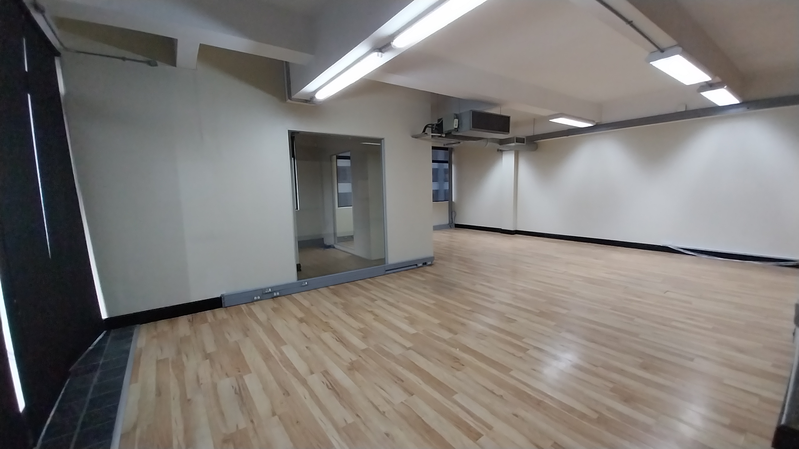 124m² Office Space to rent at 4 Loop Street in Cape Town CBD