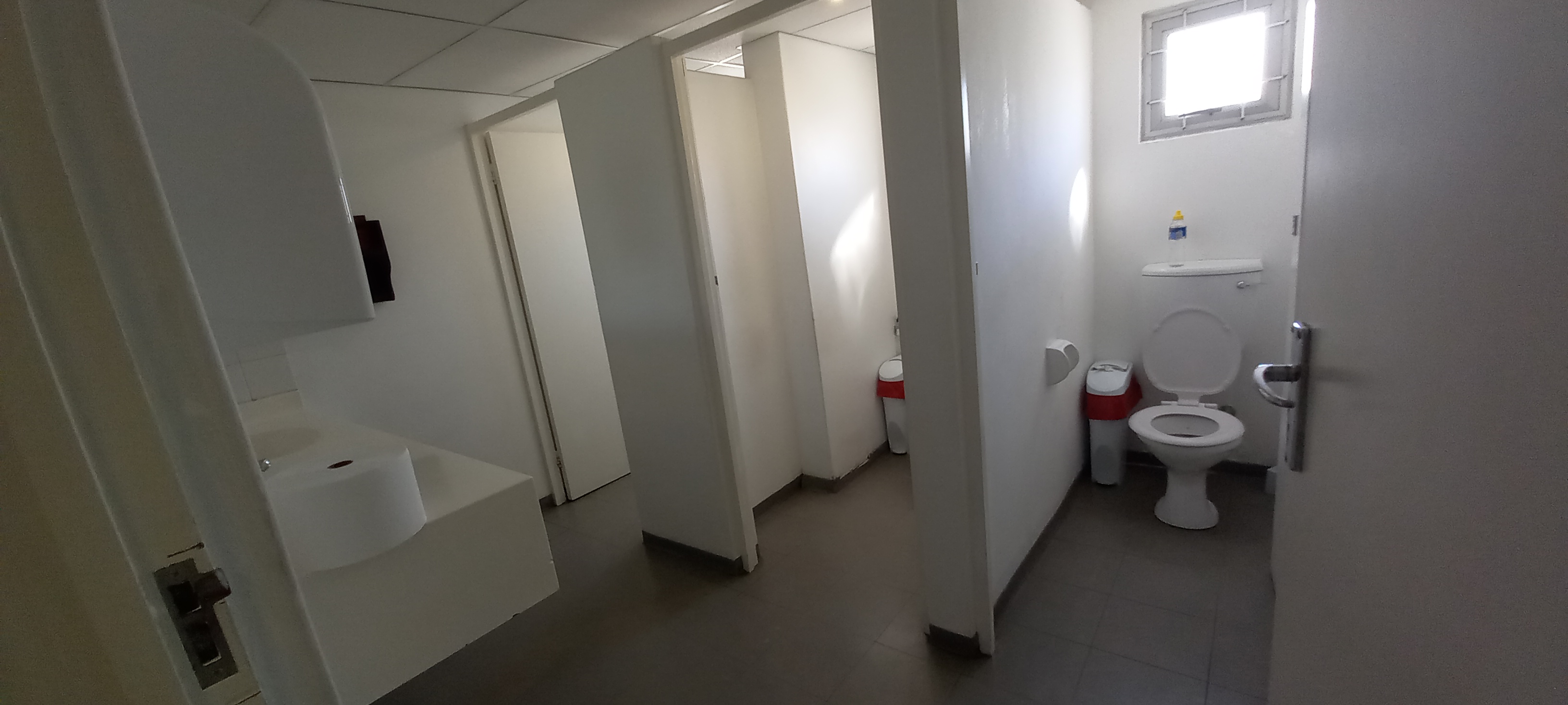 657m² Office Space to rent at ABSA BUILDING - WYNBERG in Wynberg