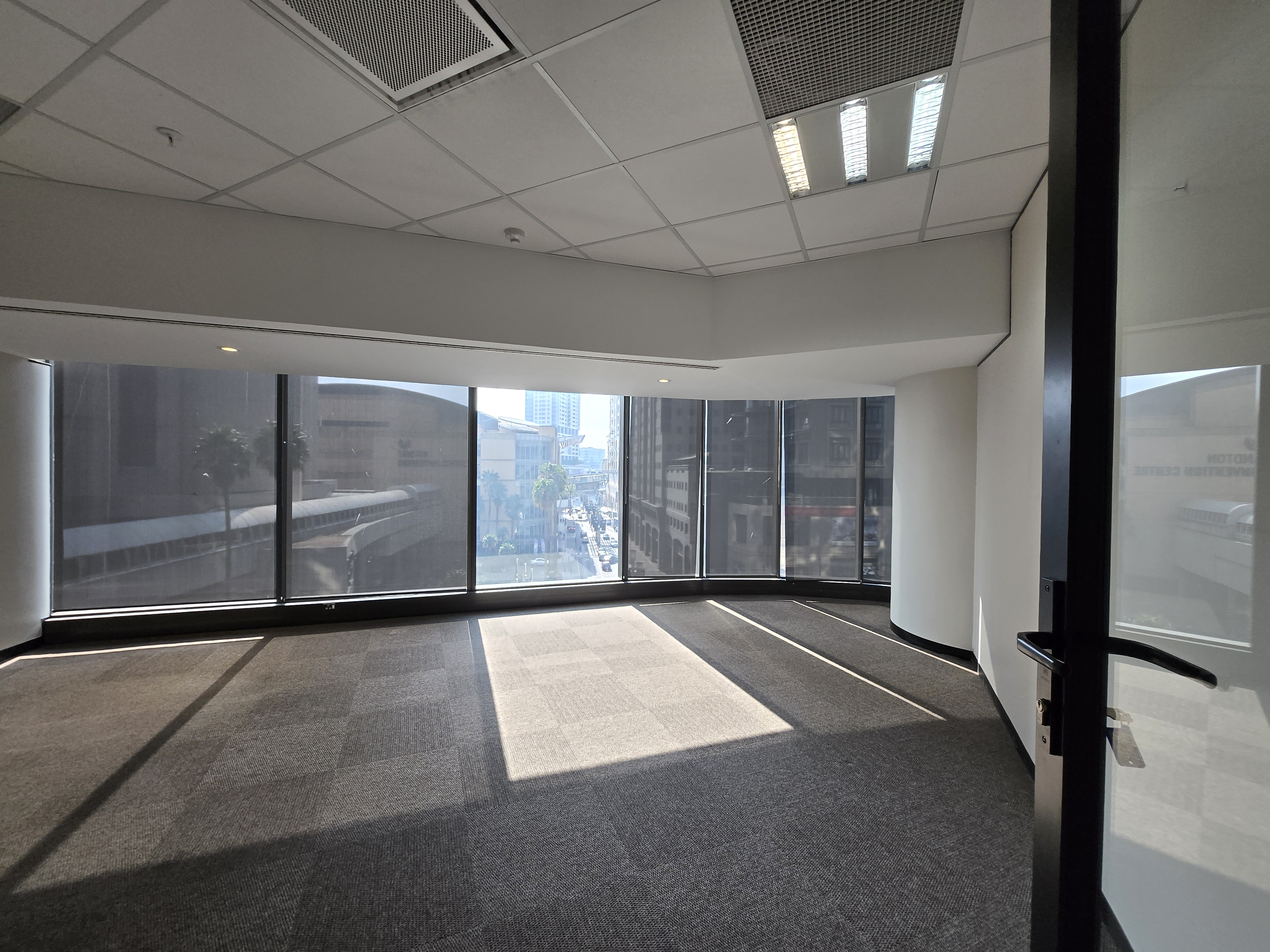 1 039m² Office Space to rent at Atrium on 5th in Sandton Central