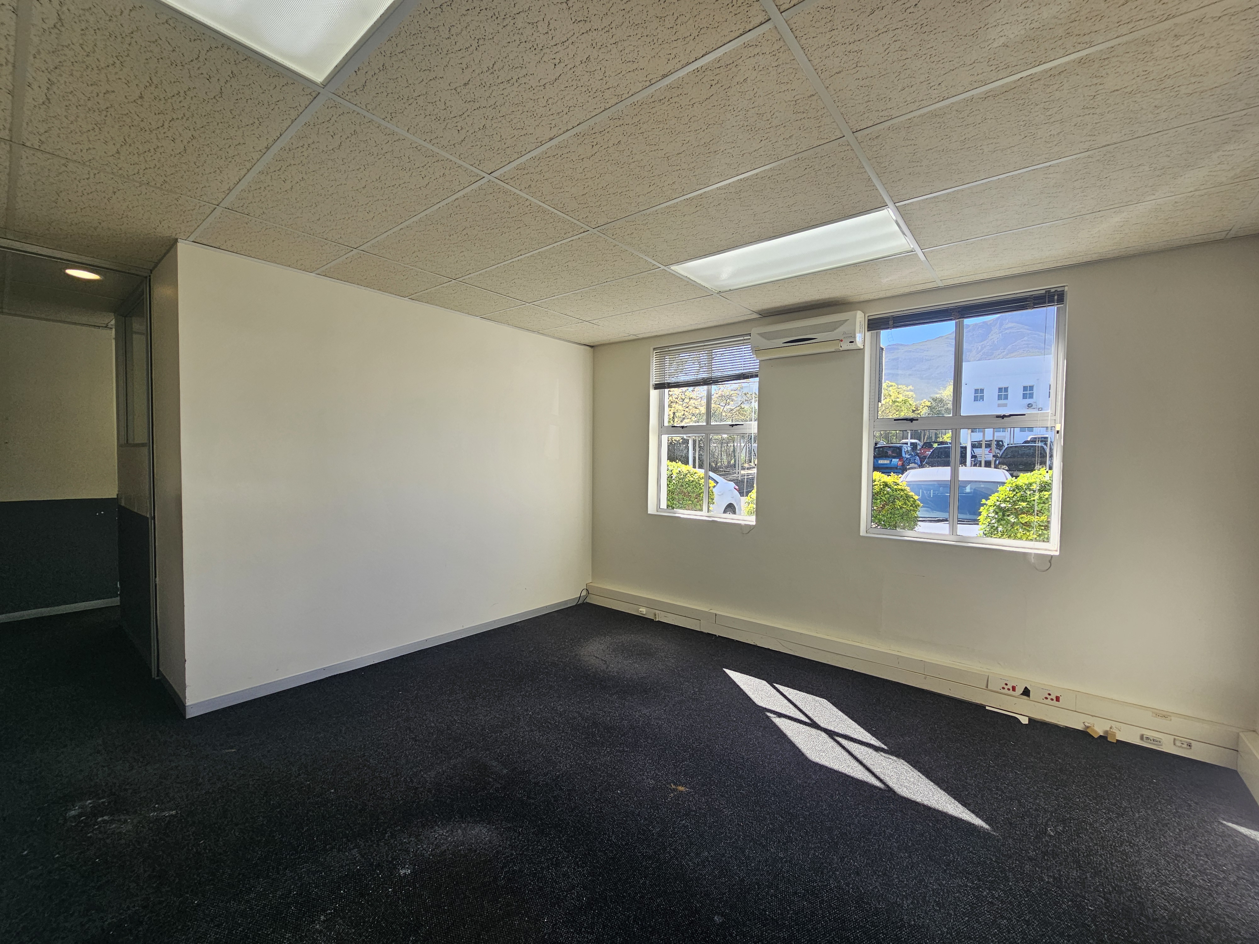 325m² Office Space to rent at Brandwacht Office Park in Brandwacht