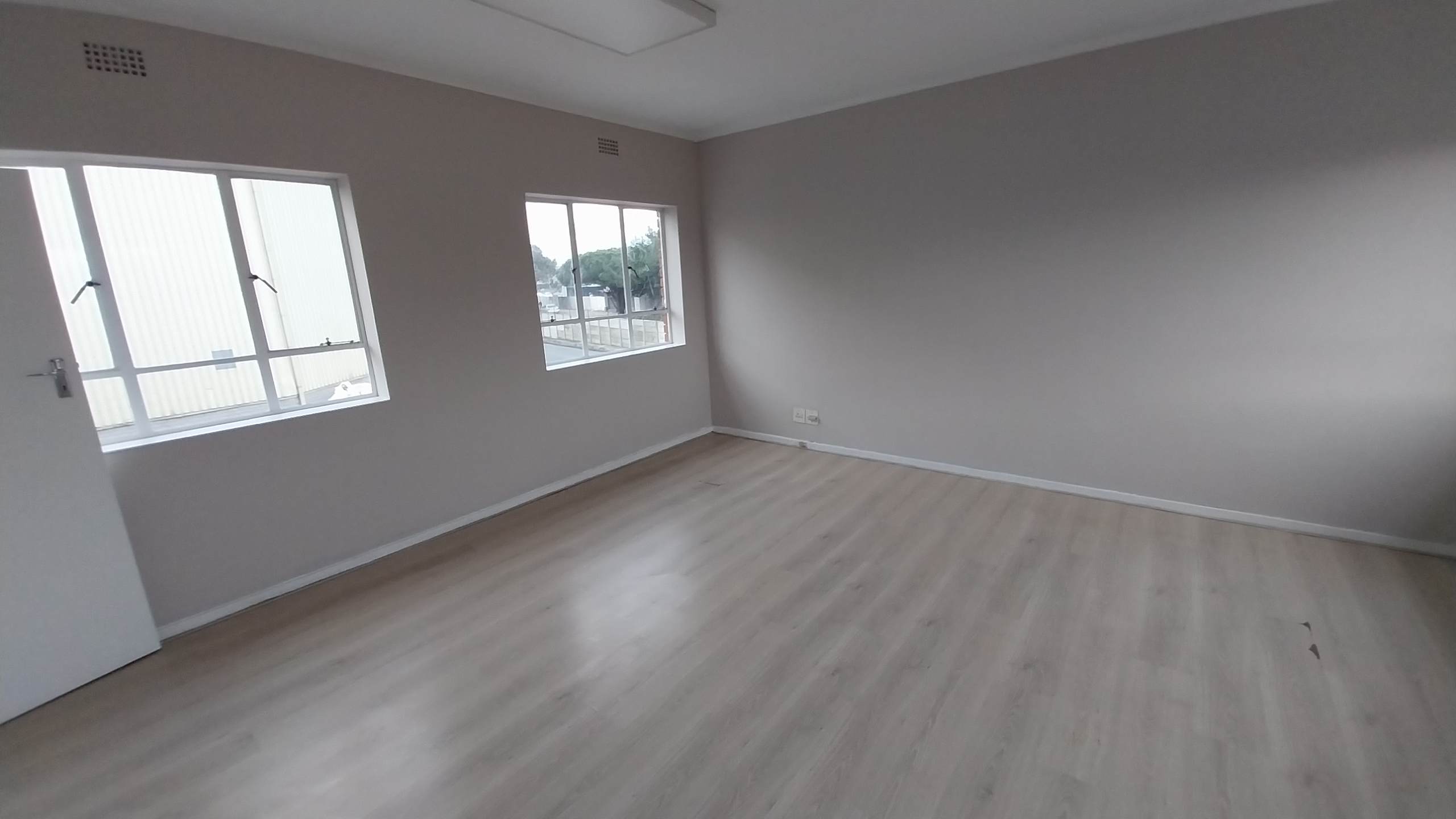 500m² Warehouse to rent at Brice Industrial Park in Epping Industrial