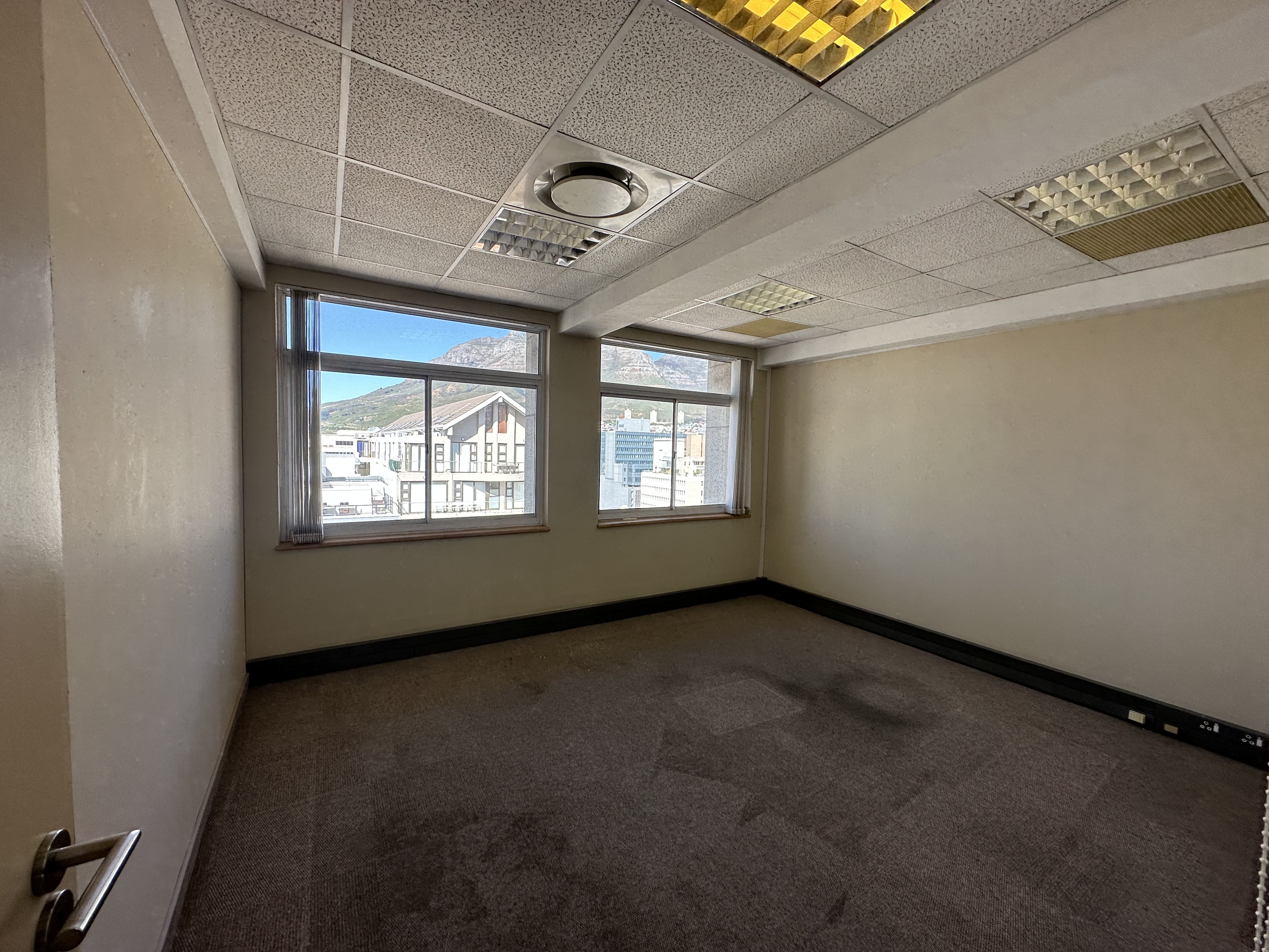 222m² Office Space to rent at Constitution House in Cape Town CBD