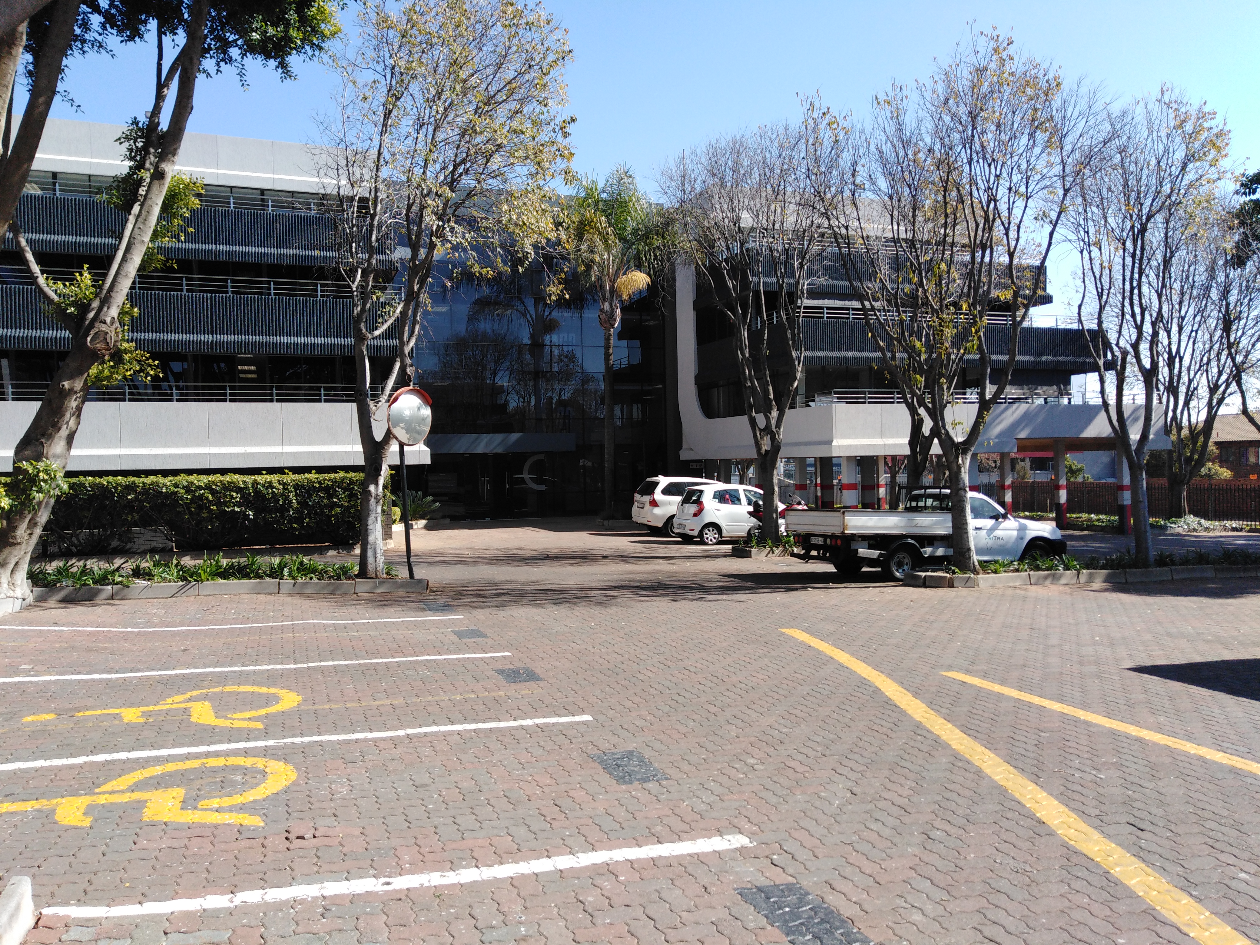 852m² Office Space to rent at Cresta Junction in Cresta