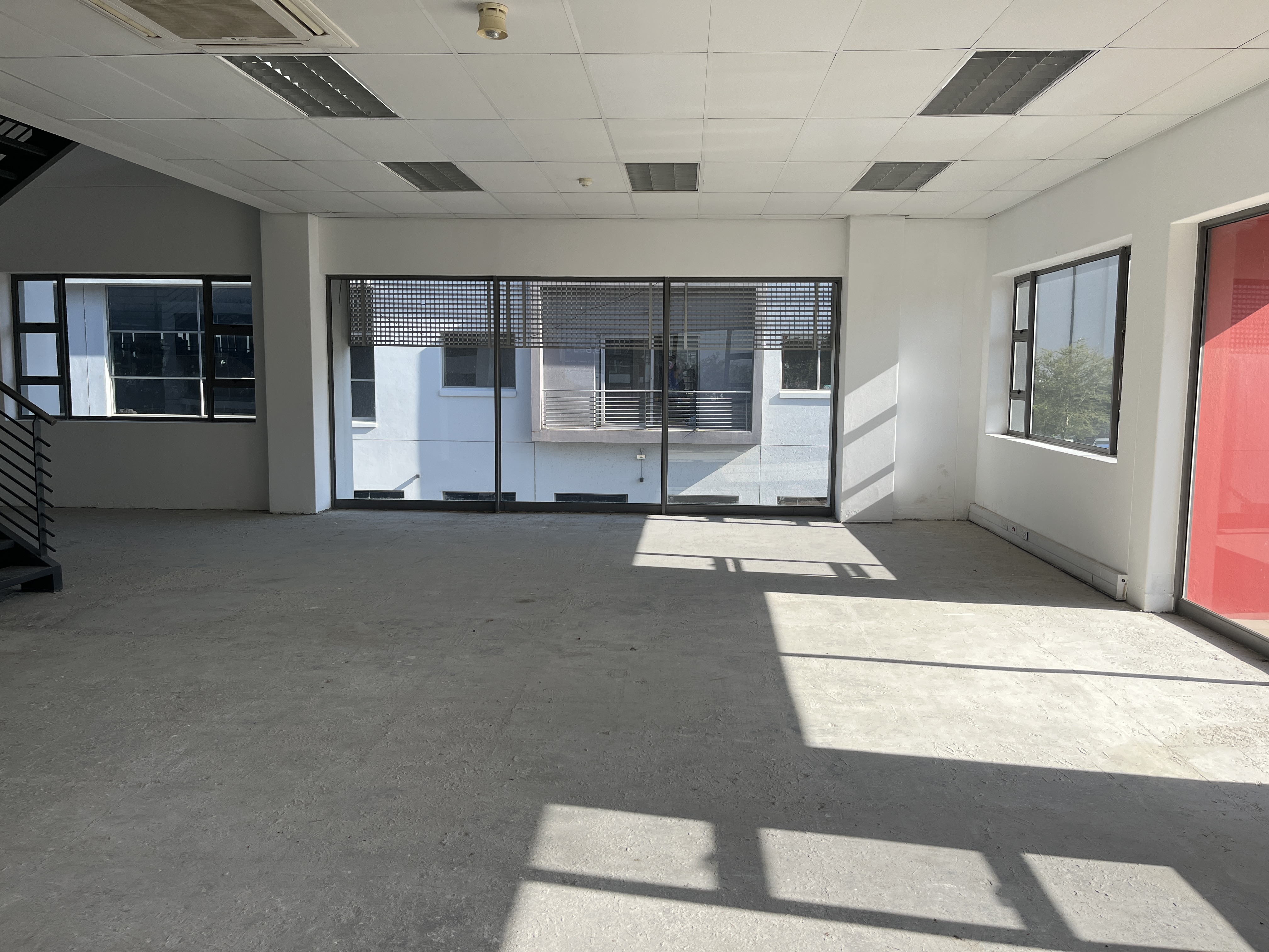 235m² Retail Shops to rent at Cross Place in Bryanston