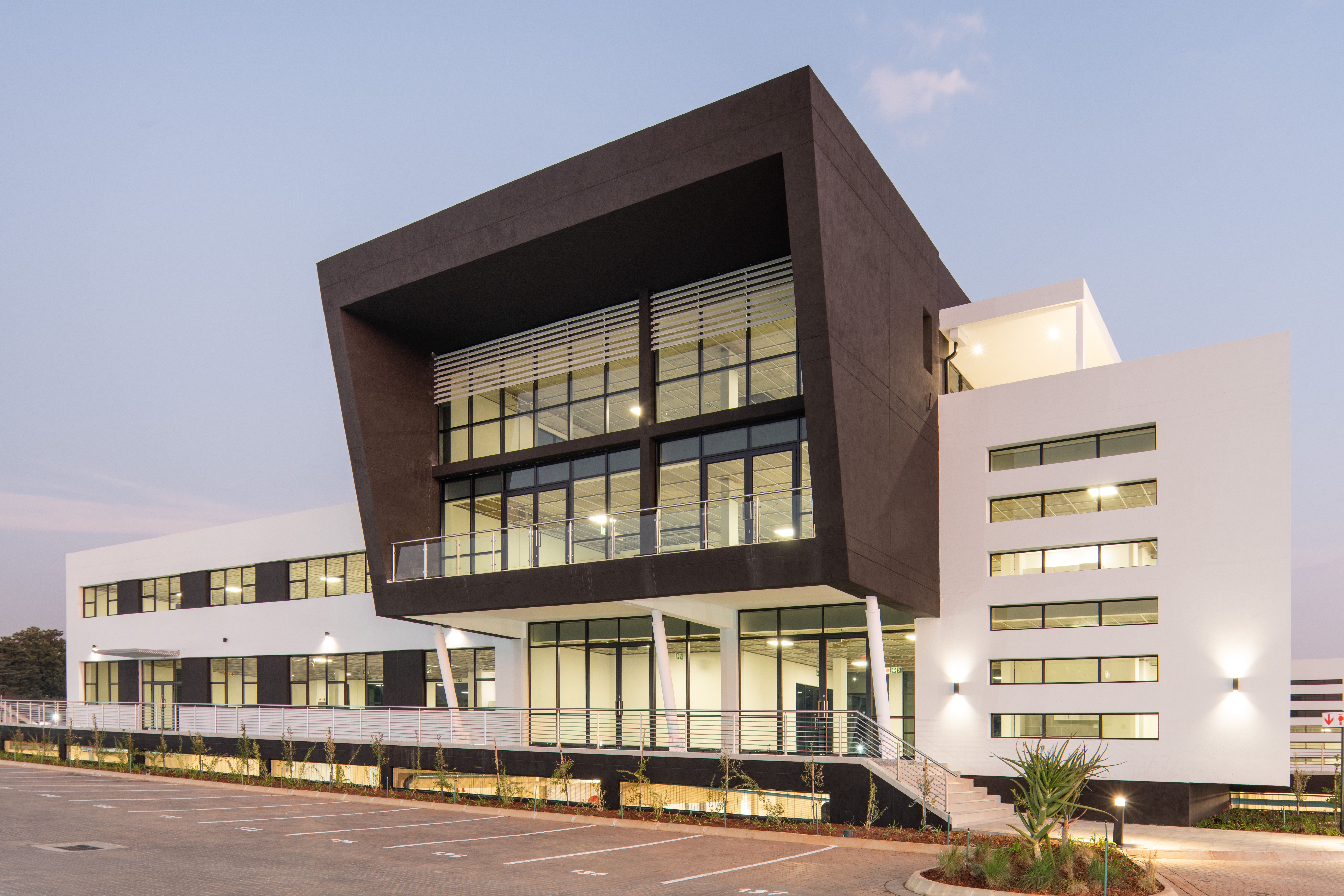 322m² Office Space to rent at Eagle Canyon Office Park in Randpark Ridge