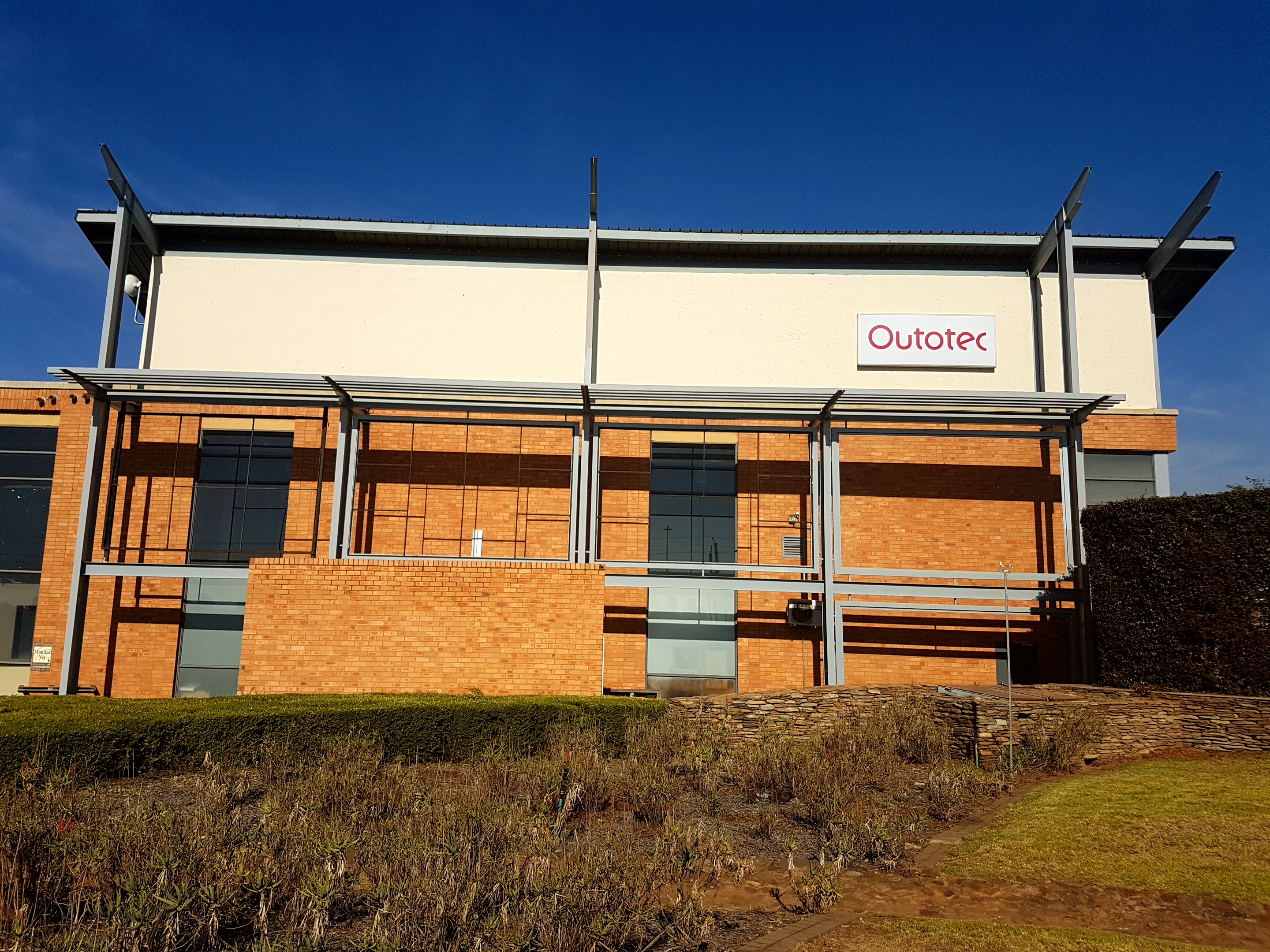 Warehouse to rent at Eco Square in Highveld Techno Park