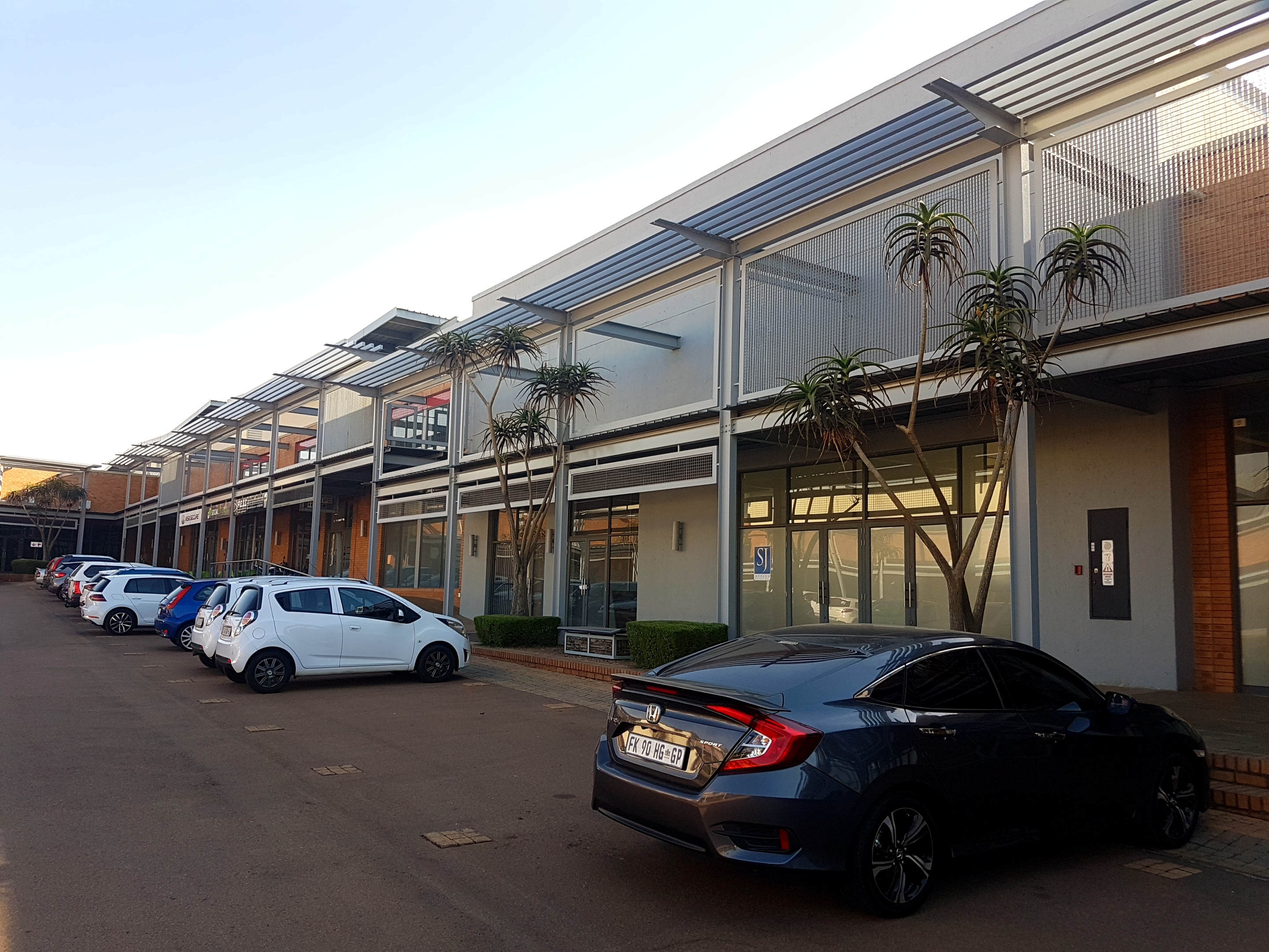 Warehouse to rent at Eco Square in Highveld Techno Park