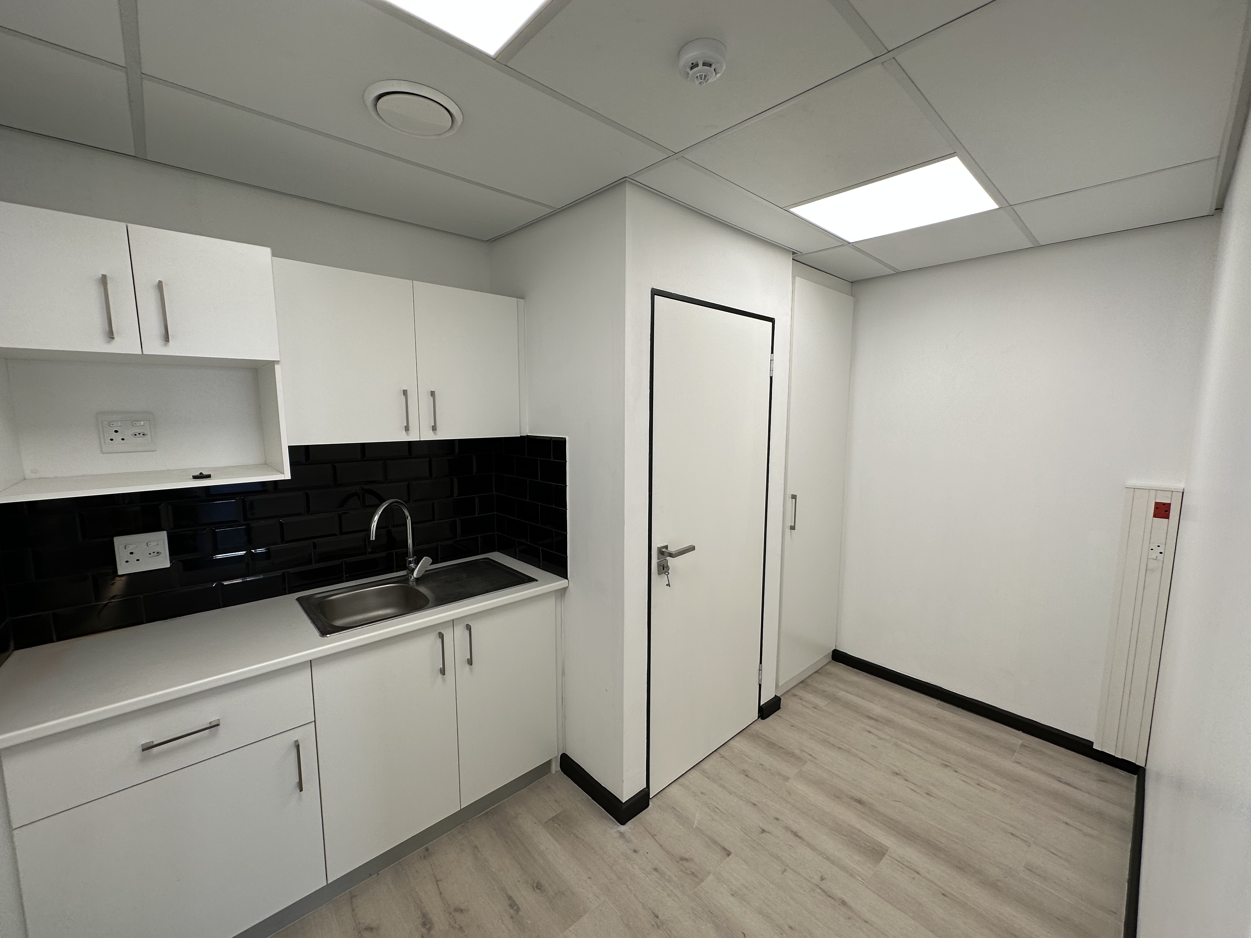 215m² Office Space to rent at 172 Long Street in Cape Town CBD