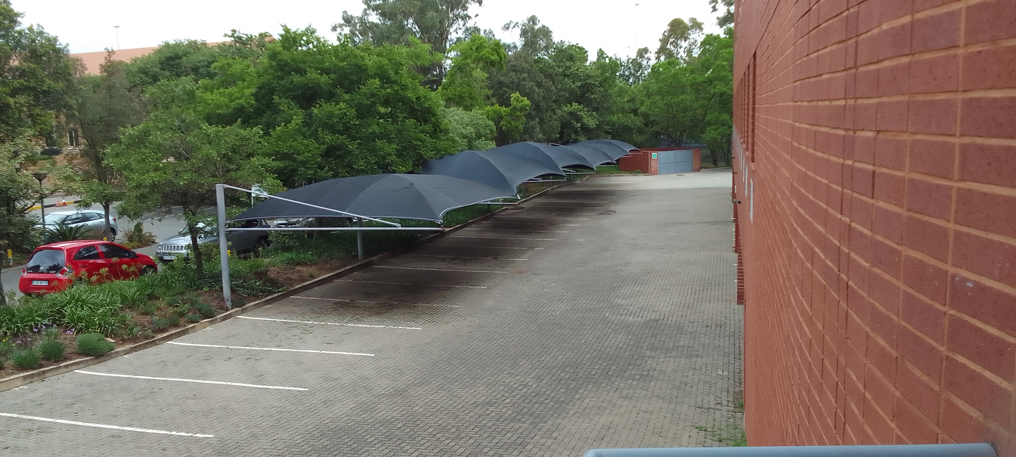 2 038m² Office Space to rent at Howick Close Waterfall Park in Vorna Valley