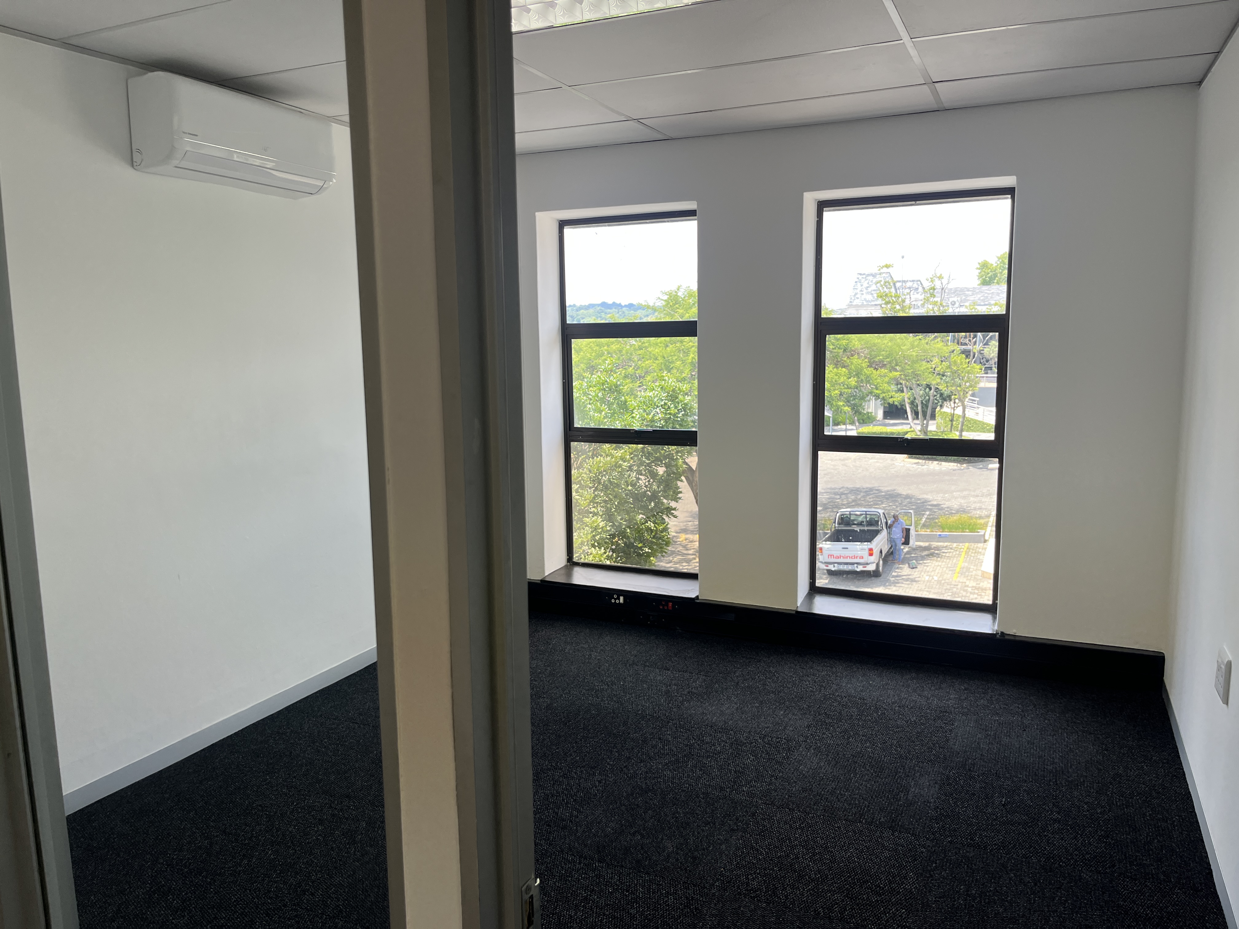 120m² Office Space to rent at Hurlingham Office Park in Hurlingham