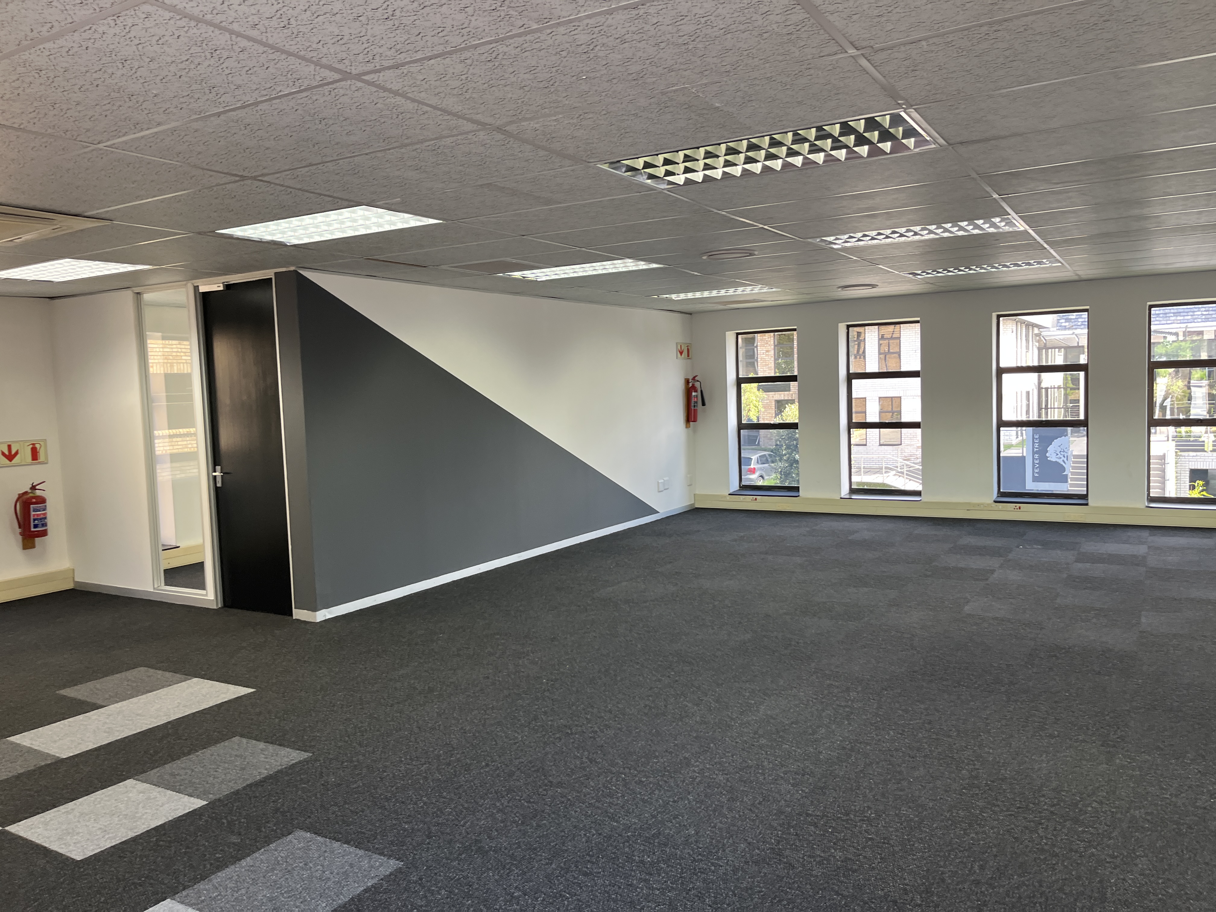 277m² Office Space to rent at Hurlingham Office Park in Hurlingham