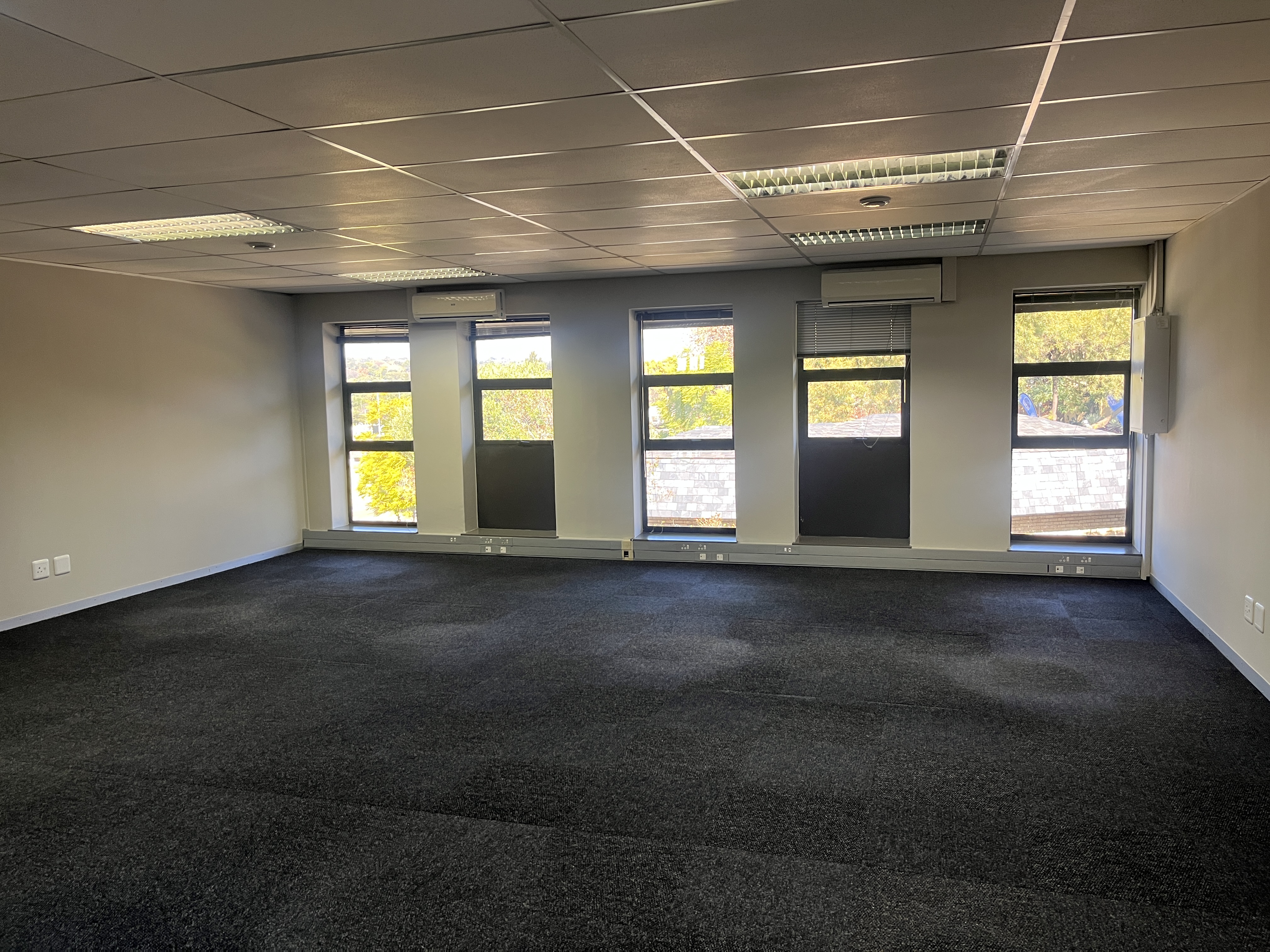 132m² Office Space to rent at Hurlingham Office Park in Hurlingham