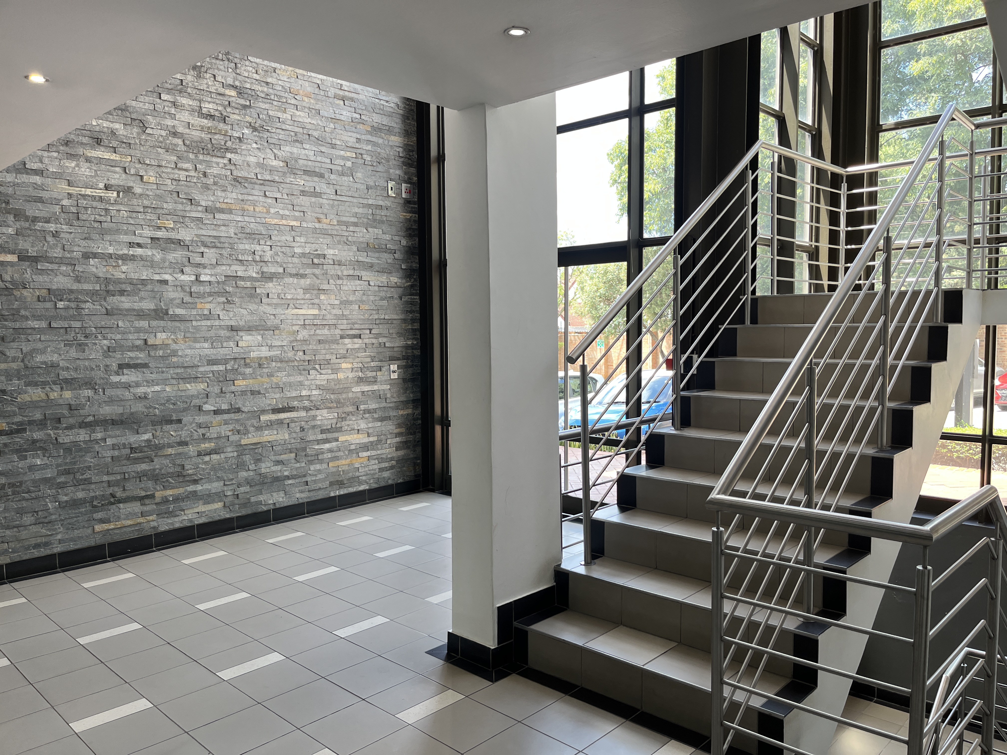 Office Space to rent at Little Fourways Office Park in Magaliessig