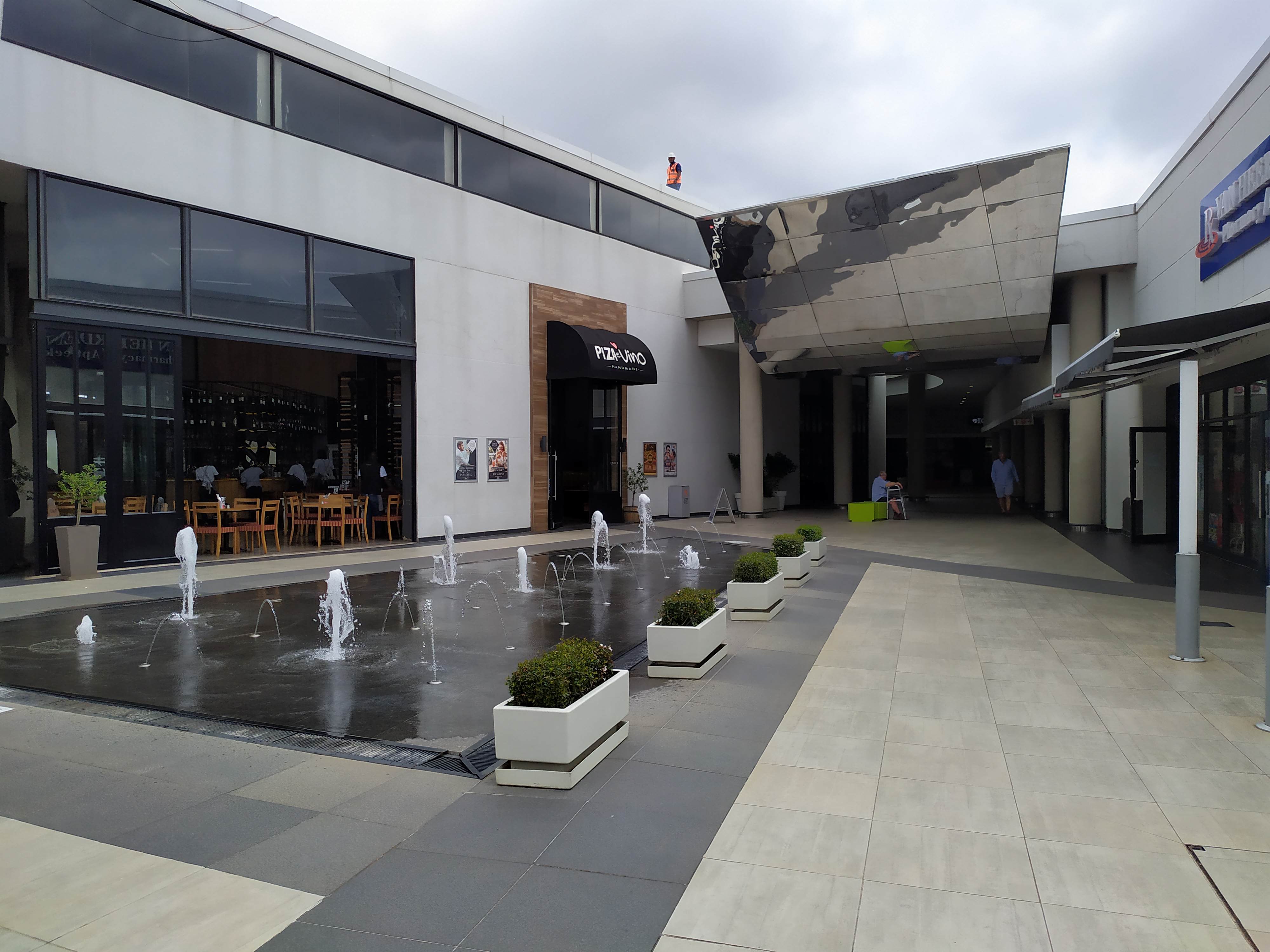 Retail Shops to rent at Lynnridge Mall in Lynnwood