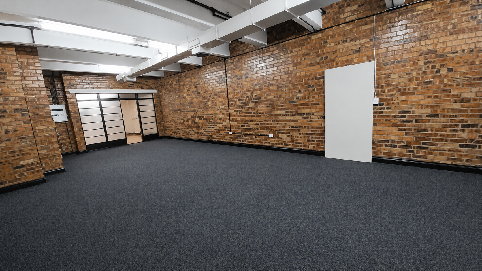 110m² Office Space to rent at Manhattan Place in Cape Town CBD