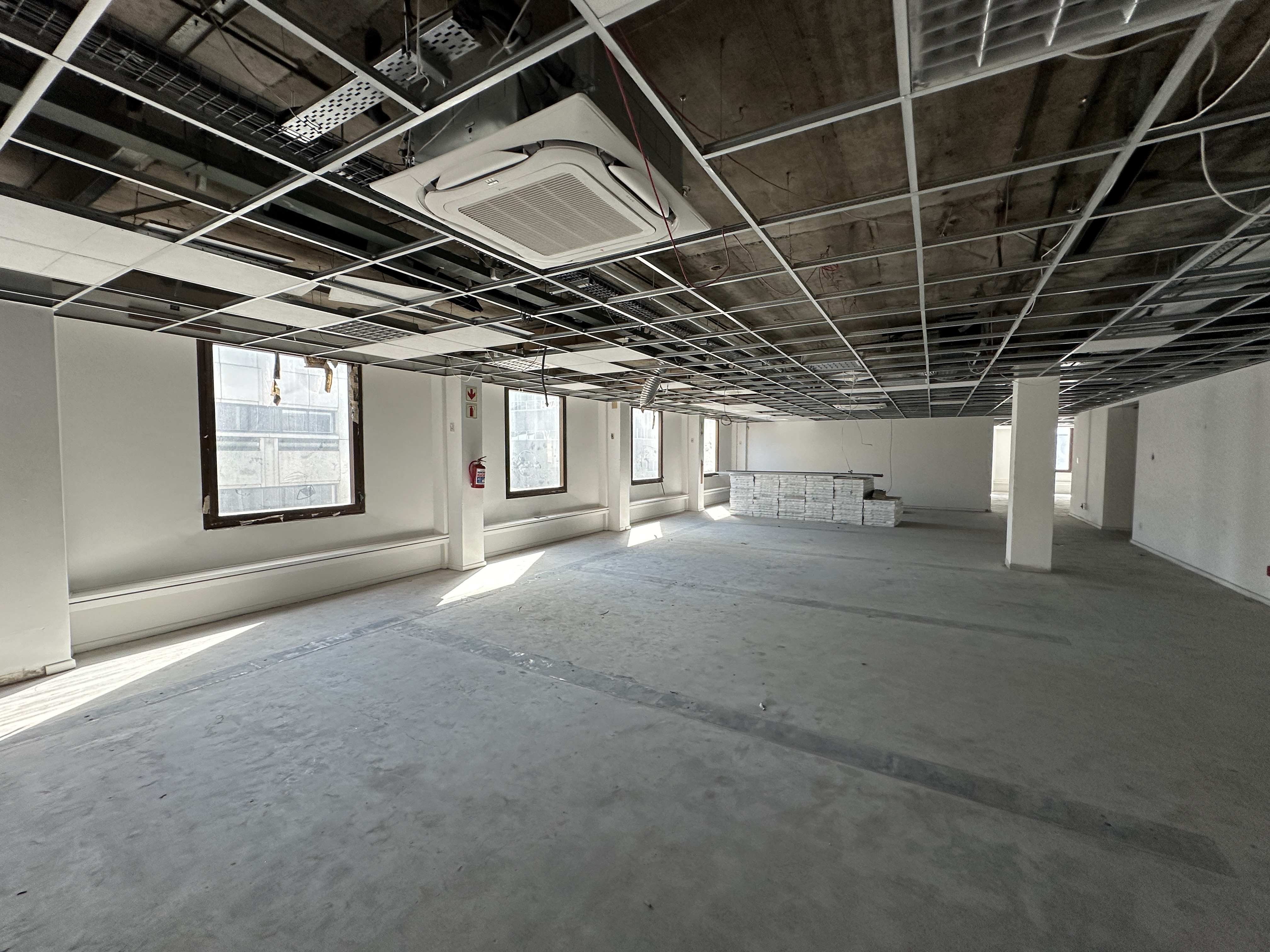 1 115m² Office Space to rent at Matador Centre in Cape Town CBD