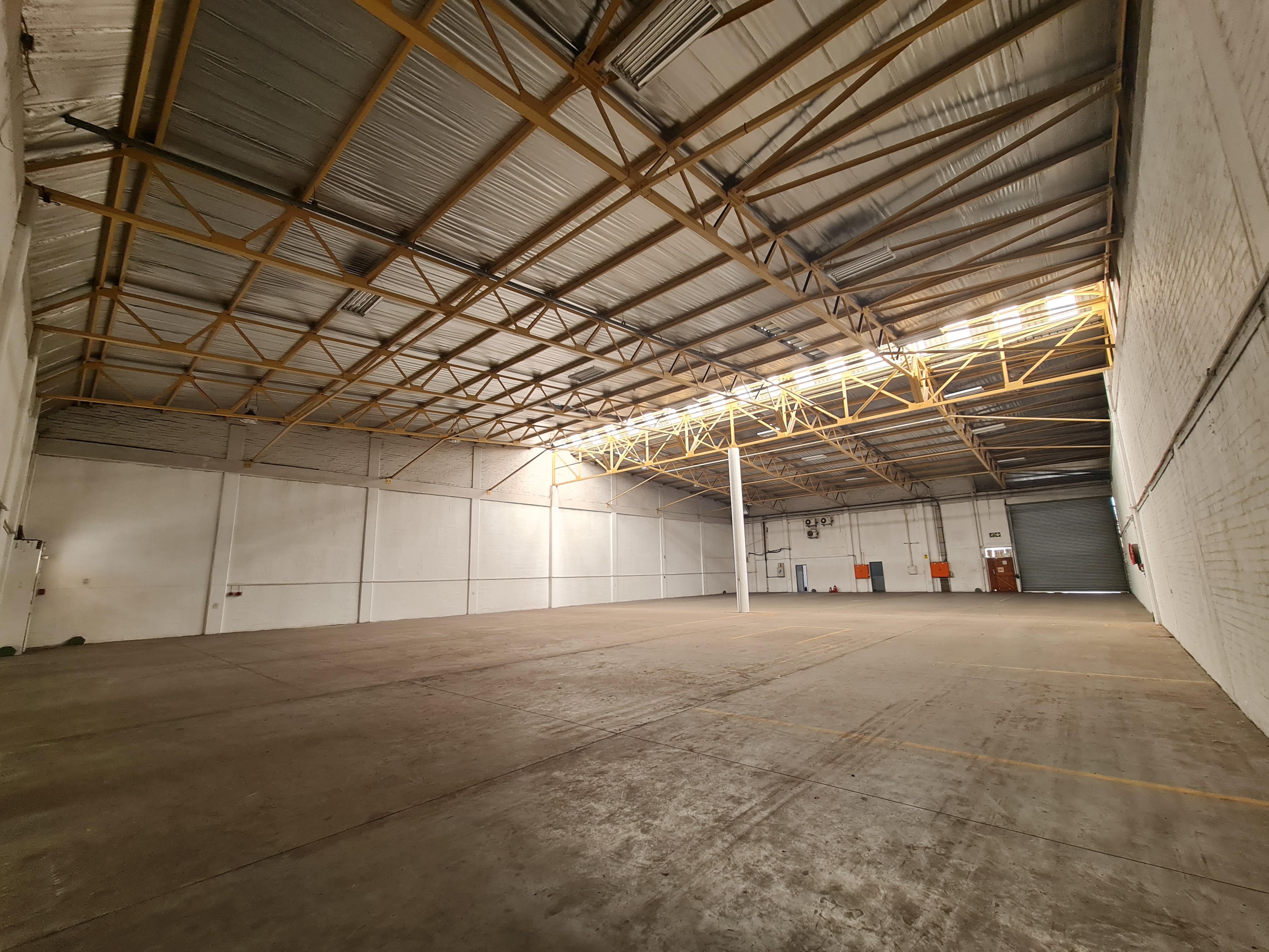 Warehouse to rent at Montague Gardens Industrial Park in Montague Gardens