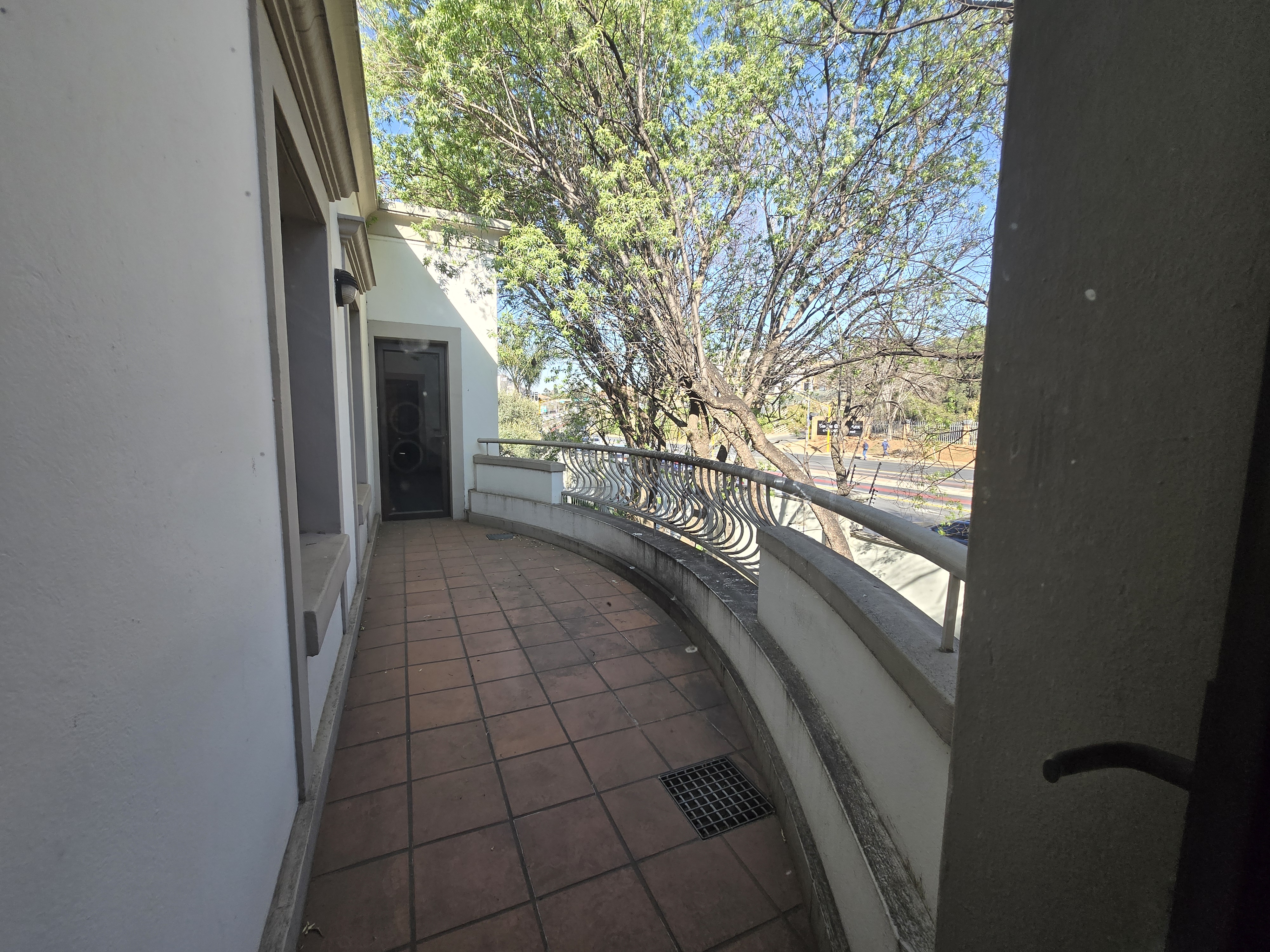 1 627m² Office Space to rent at Pinmill Farm in Sandown JHB