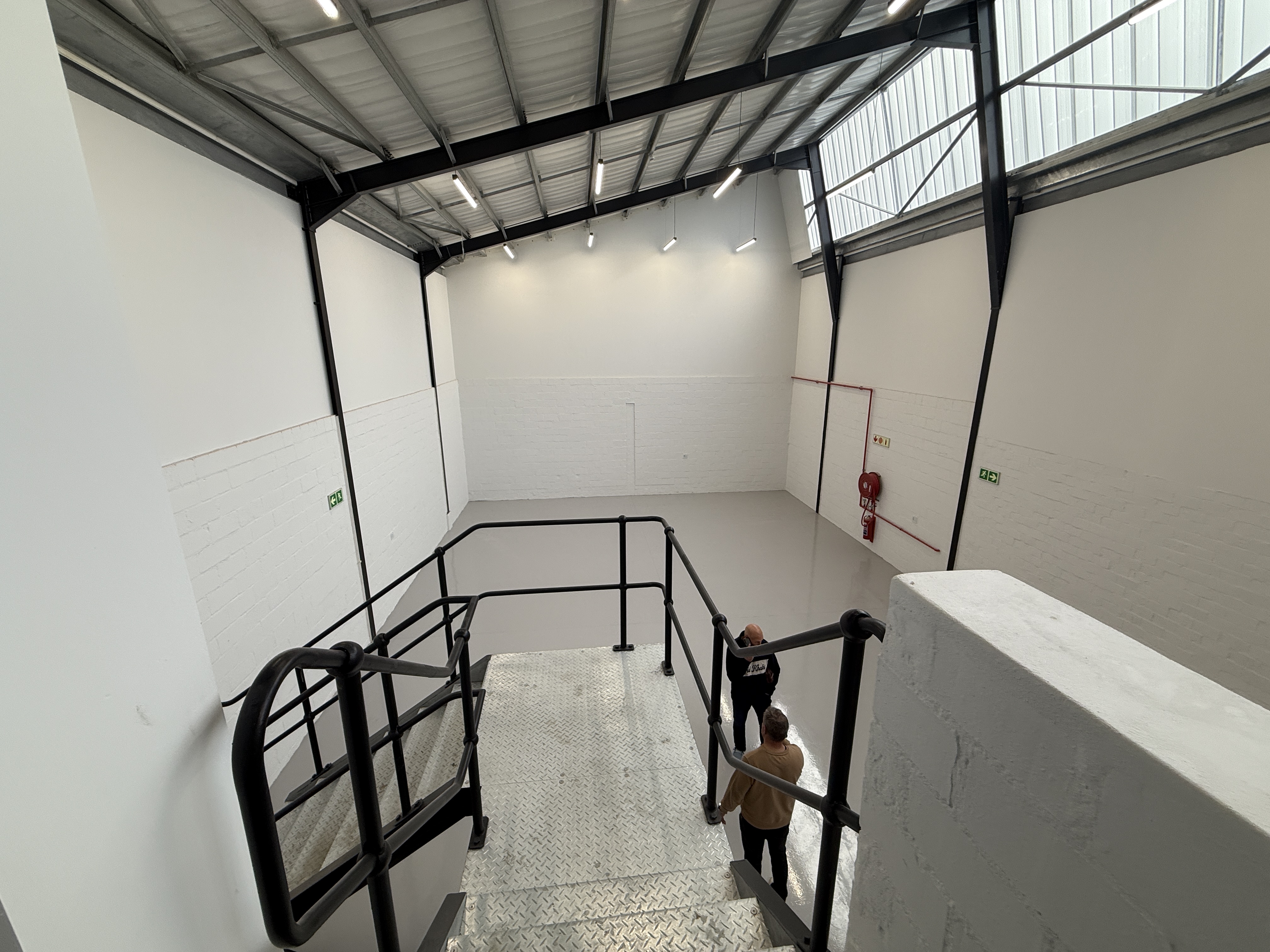 220m² Warehouse to rent at Riverside Business Park in Firgrove