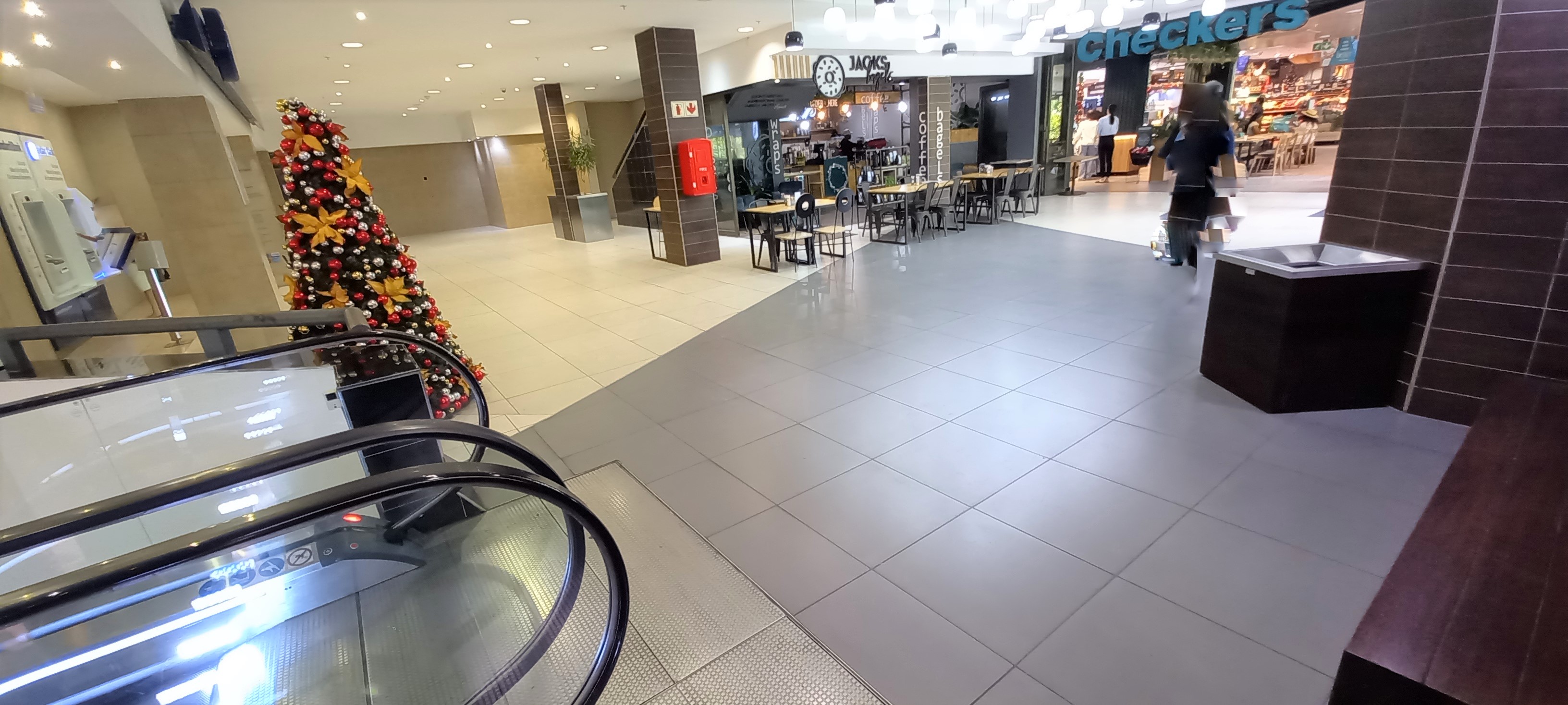391m² Retail Shops to rent at Riverside Mall in Rondebosch