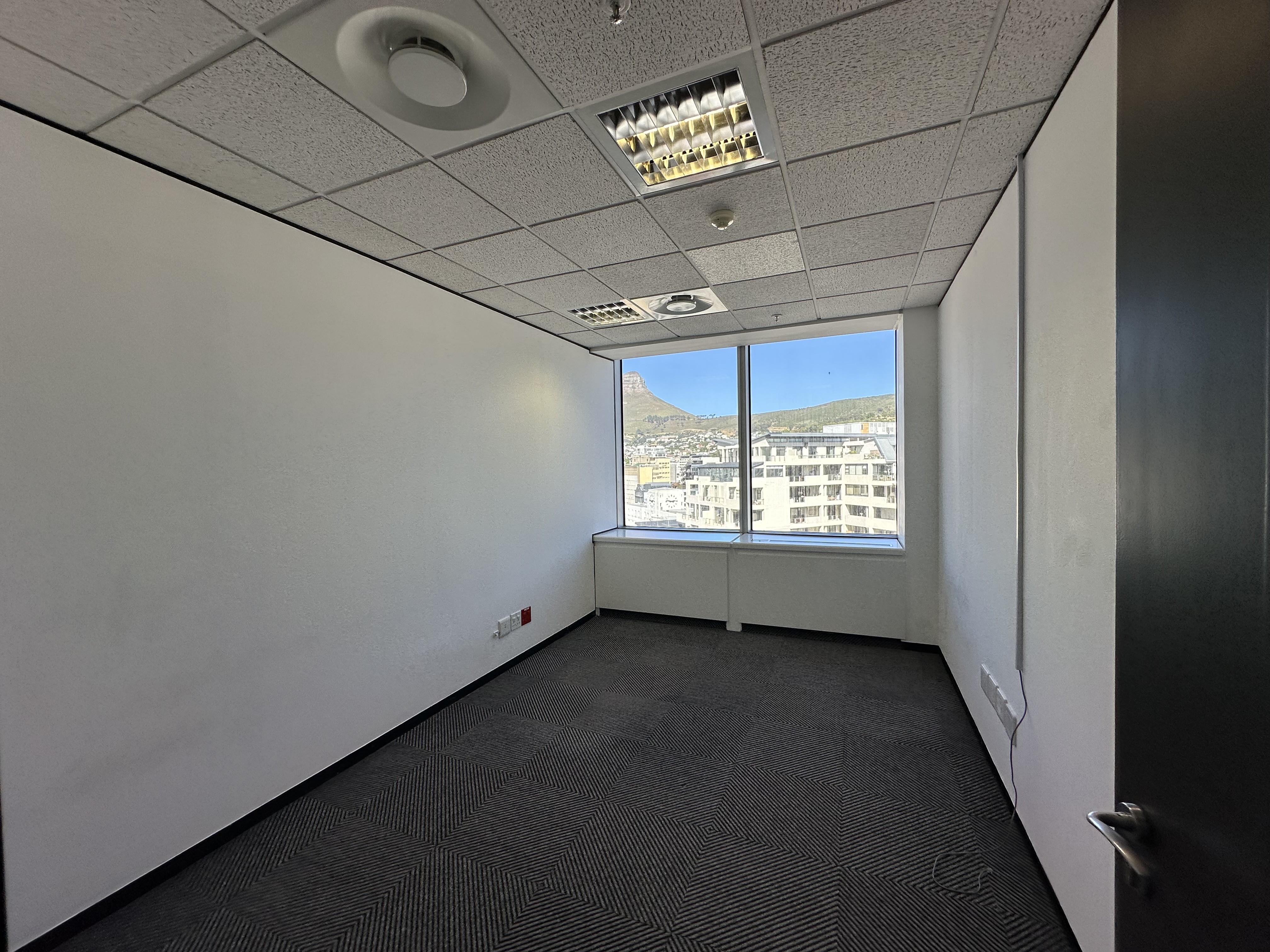 221m² Office Space to rent at SA Reserve Bank Building in Cape Town CBD