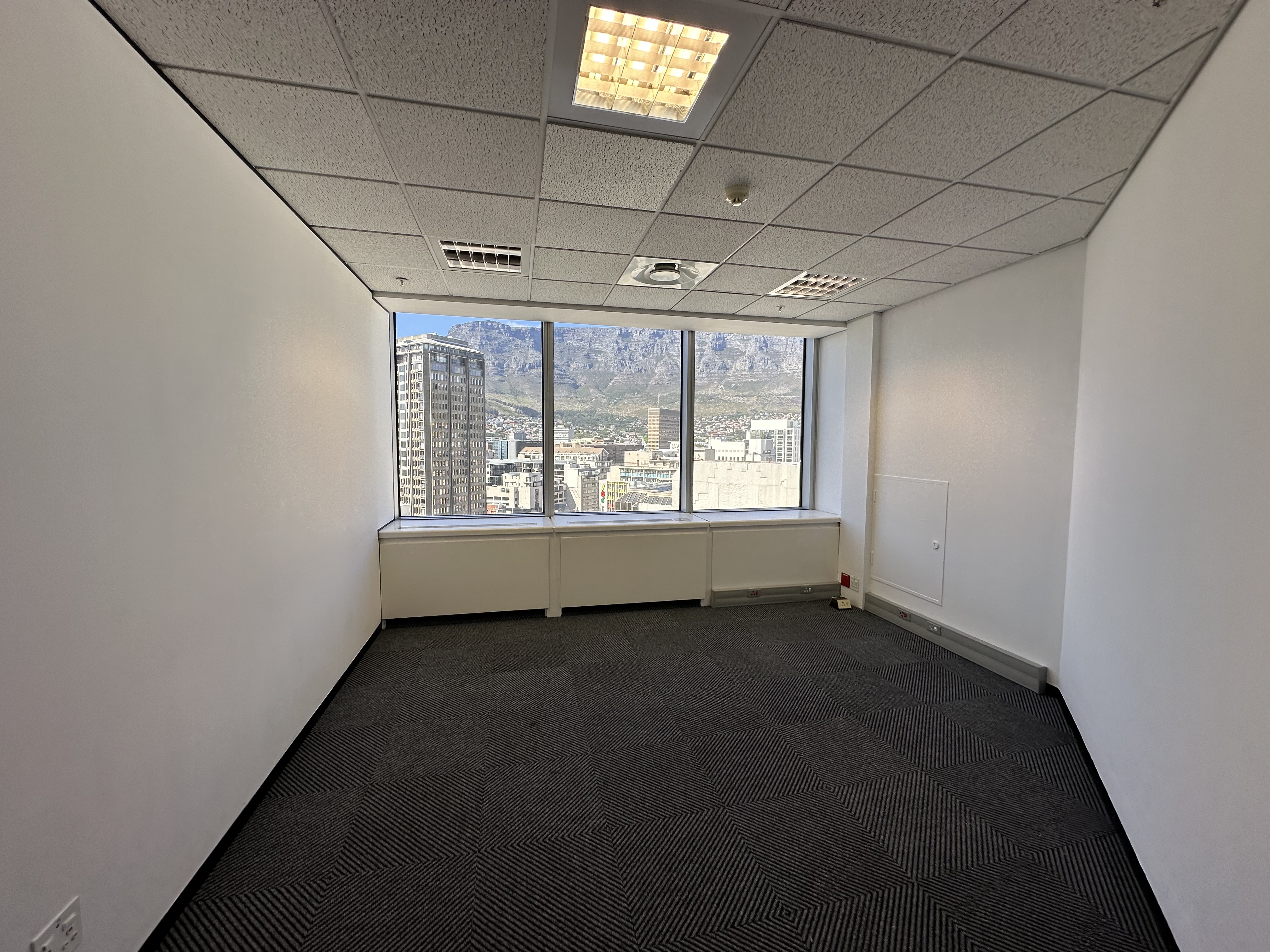 435m² Office Space to rent at SA Reserve Bank Building in Cape Town CBD