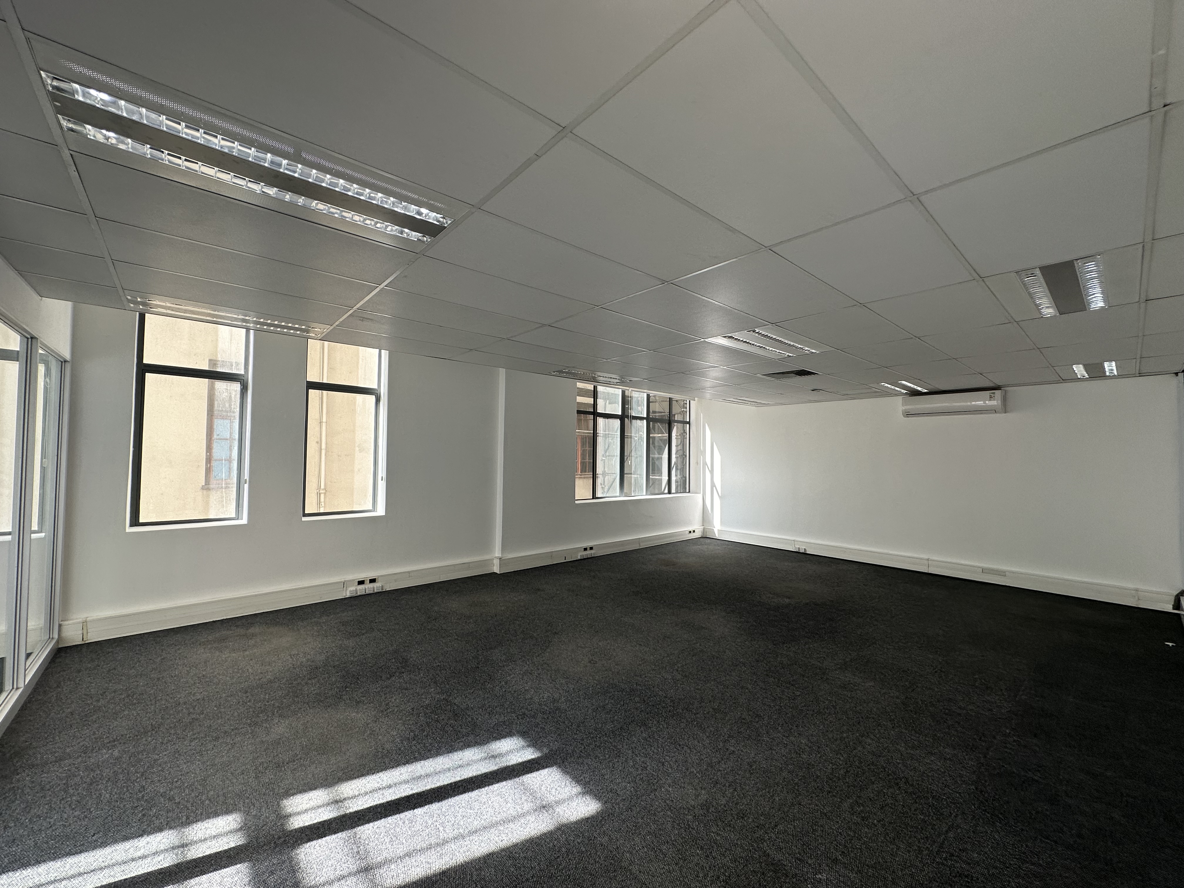 171m² Office Space to rent at Salga House in Cape Town CBD