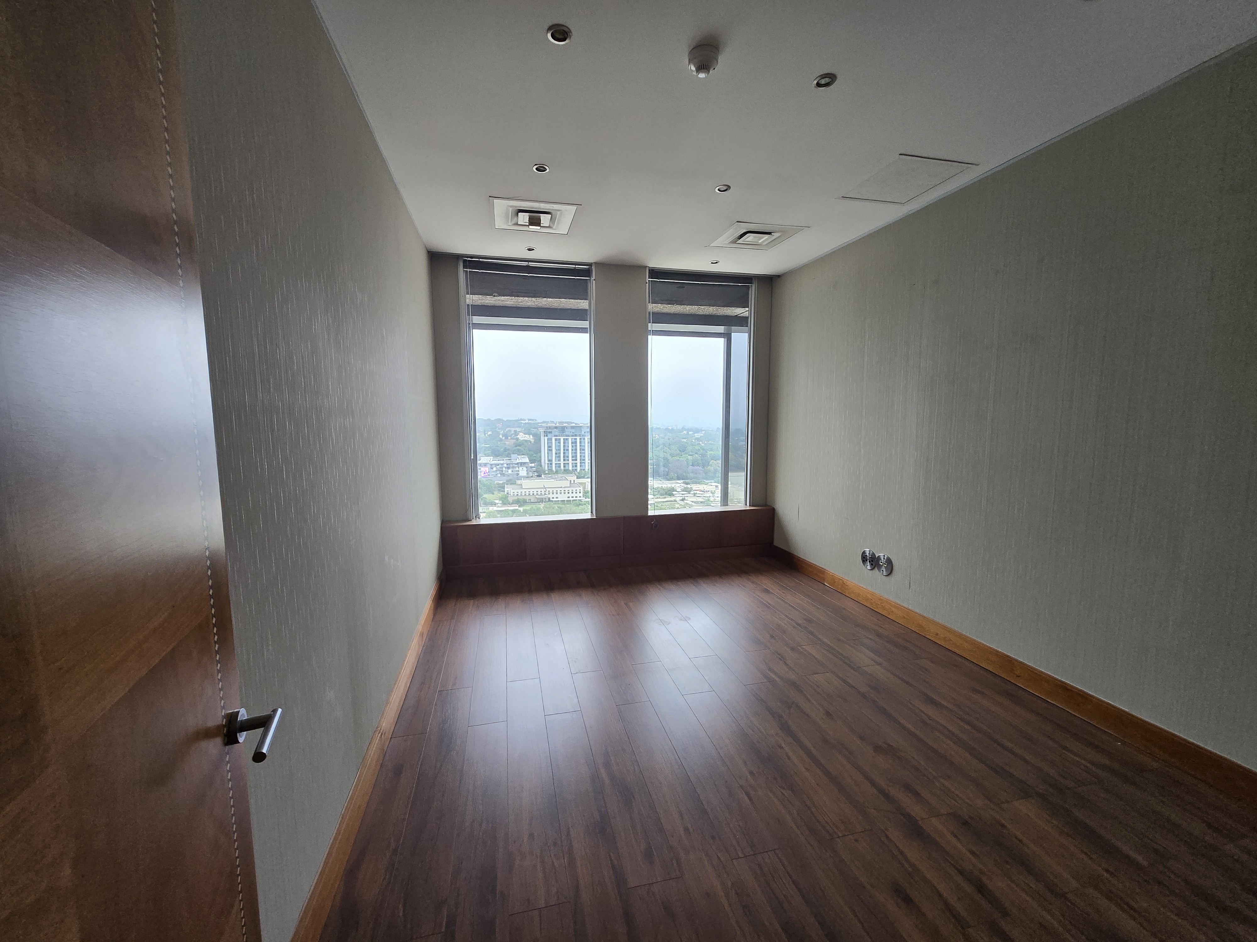 217m² Office Space to rent at Sandton City Office Tower in Sandton Central