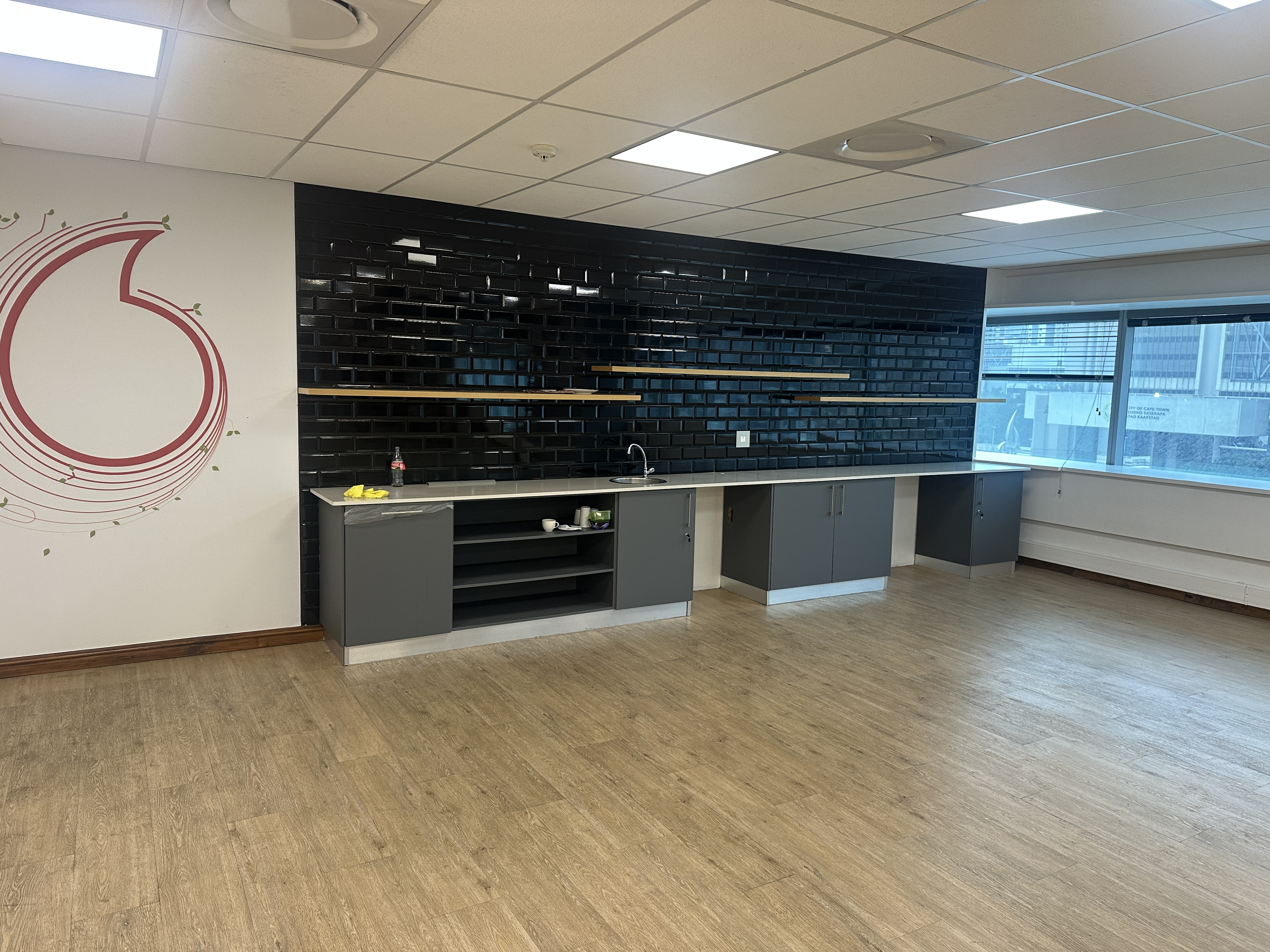 950m² Office Space to rent at The Towers  - Ex Standard Bank Centre in Cape Town CBD