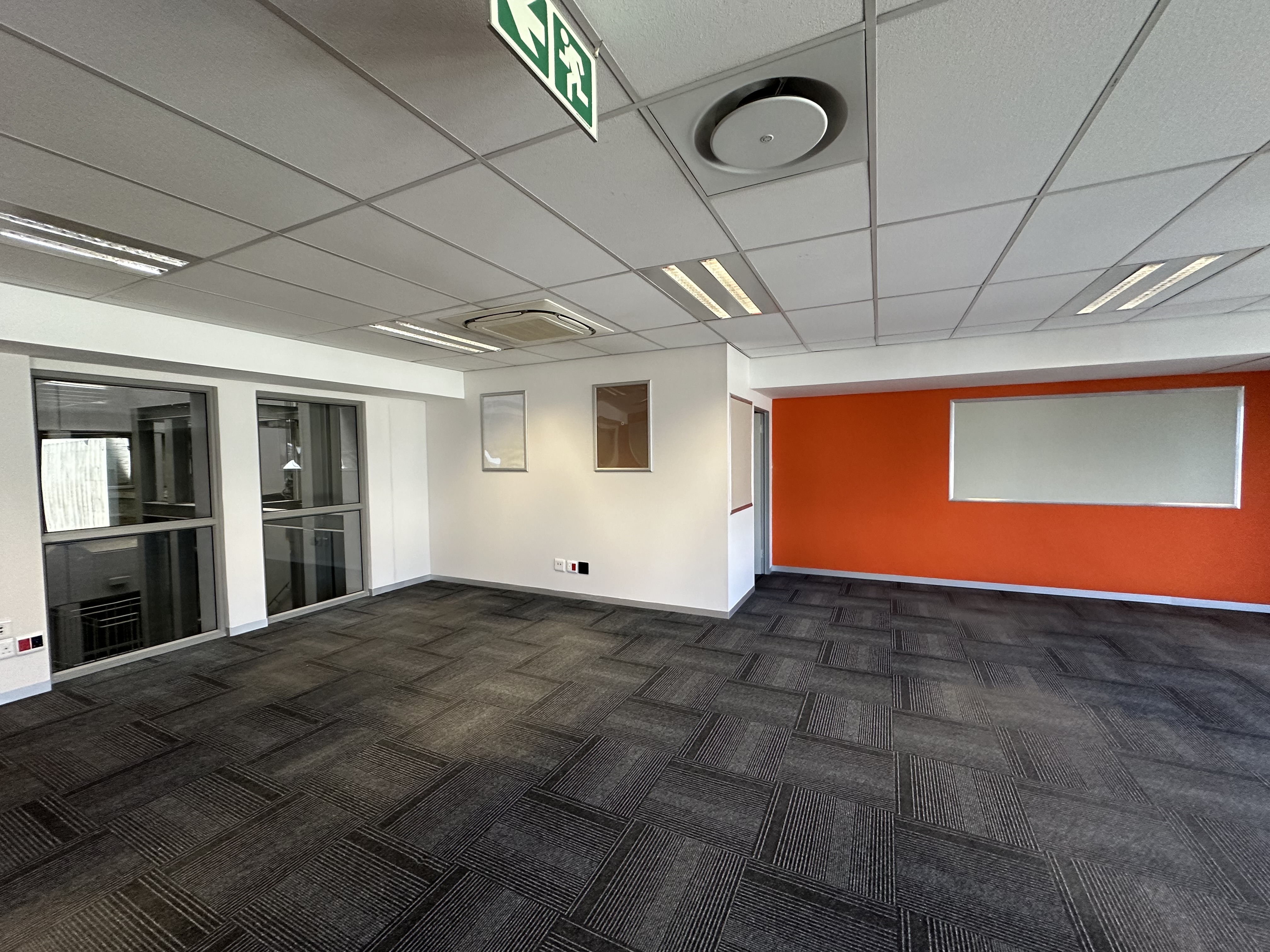 384m² Office Space to rent at Thomas Pattullo in Foreshore