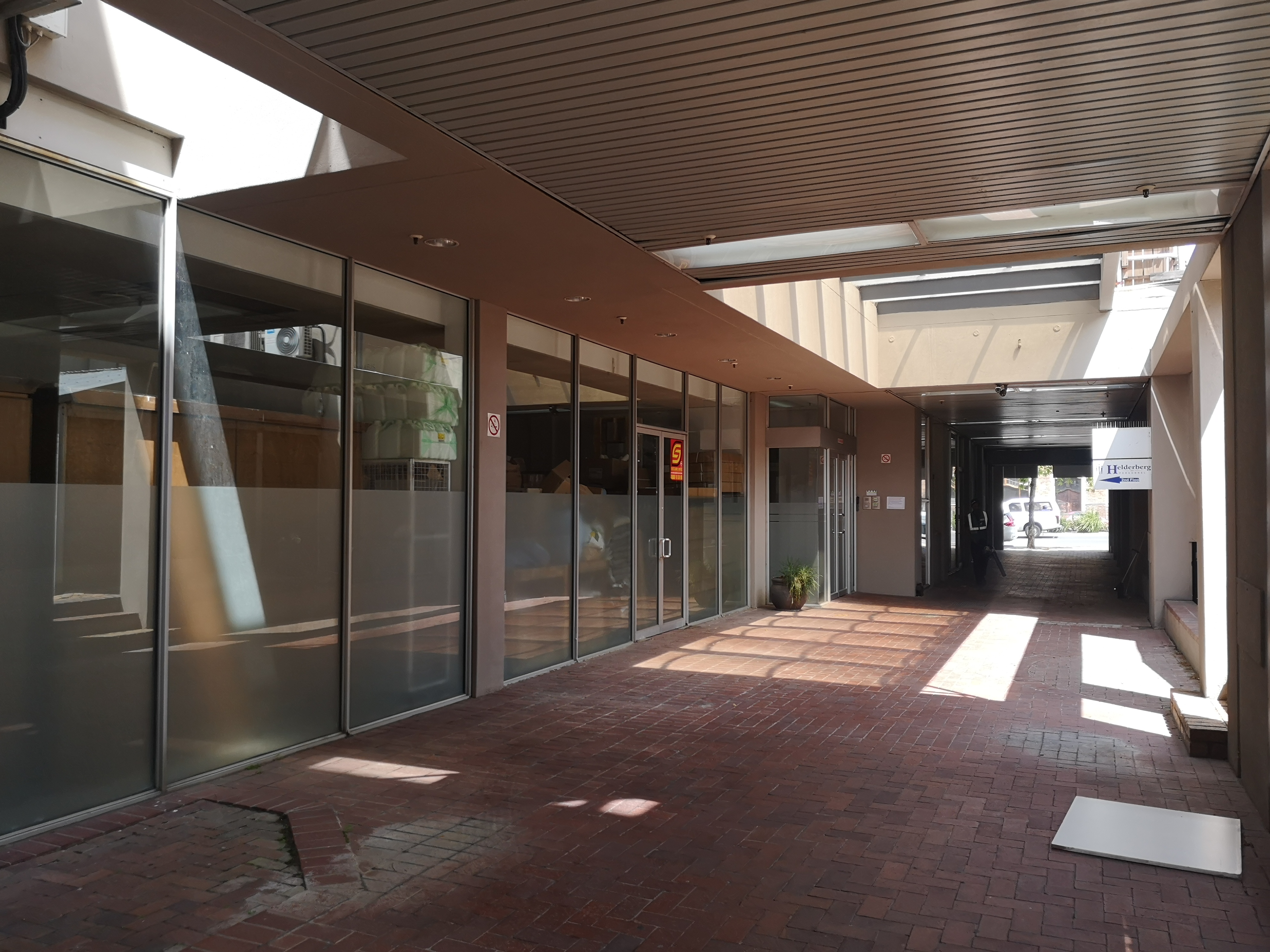 175m² Office Space to rent at Twin Oak Towers in Somerset West