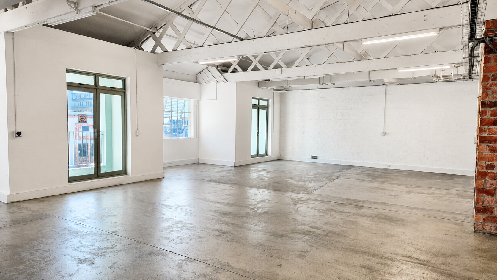 164m² Office Space to rent at Woodland House in Woodstock