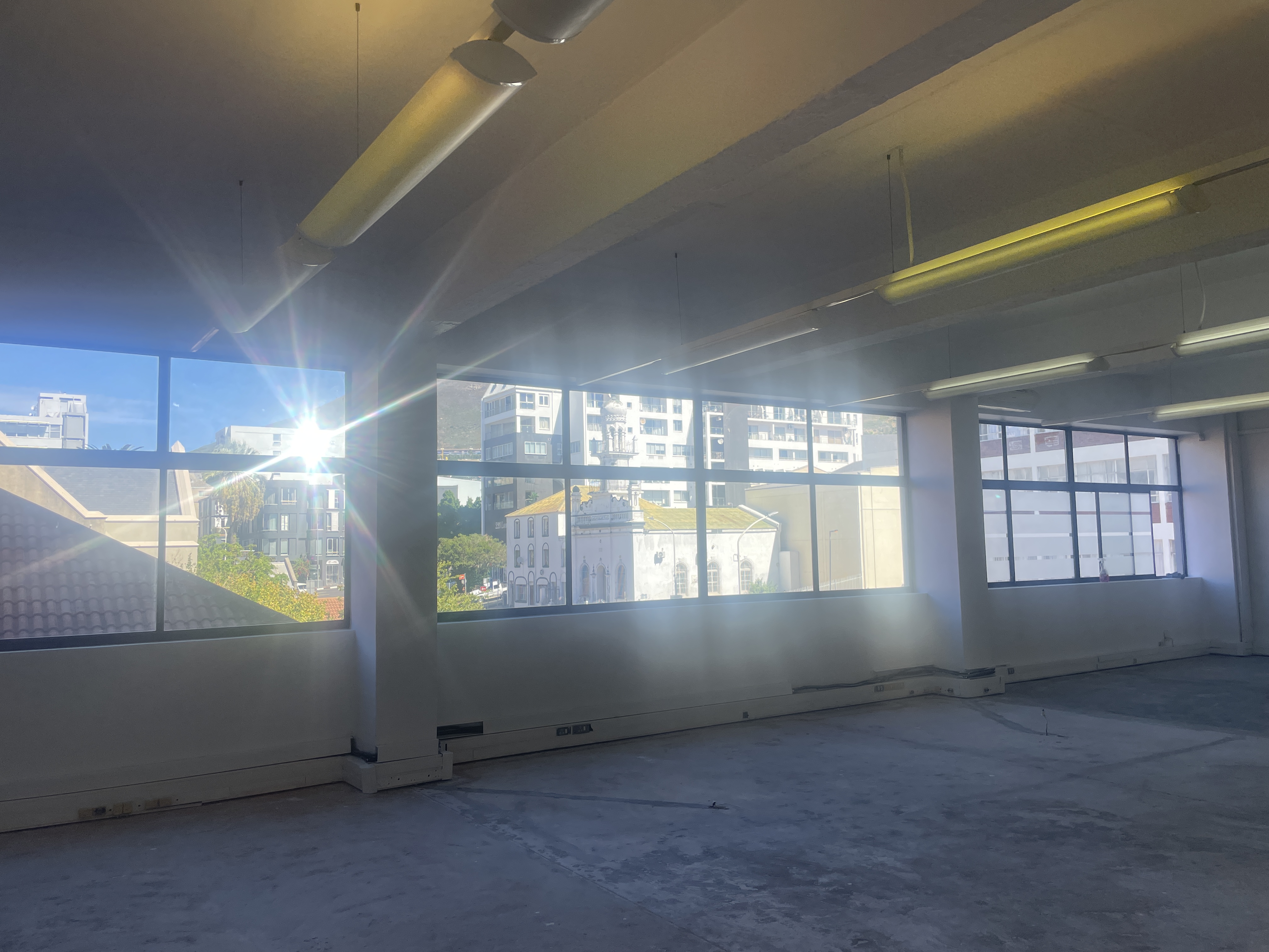 347m² Office Space to rent at 199 Loop Street - Graphic Centre in Cape Town CBD