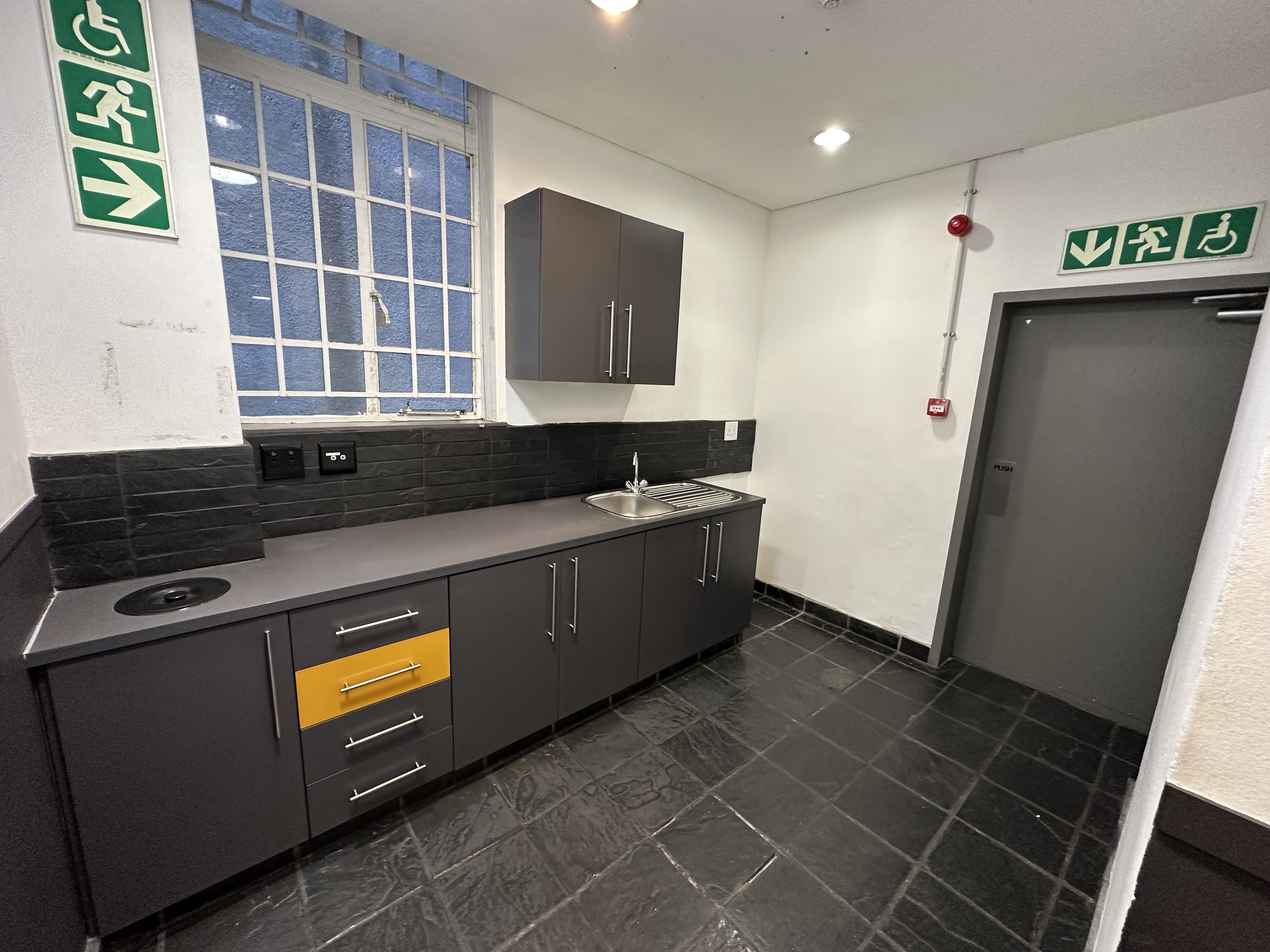 657m² Office Space to rent at 52 Loop Street in Cape Town CBD