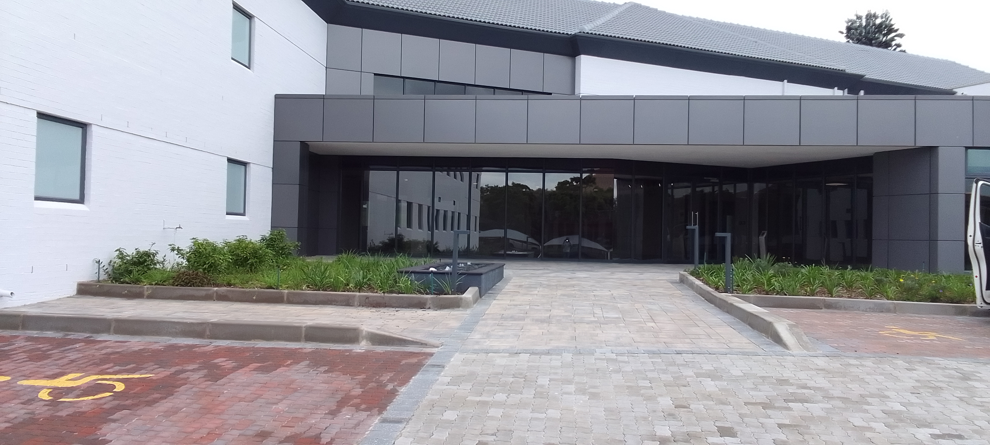 1 767m² Office Space to rent at Cascade Close in Vorna Valley