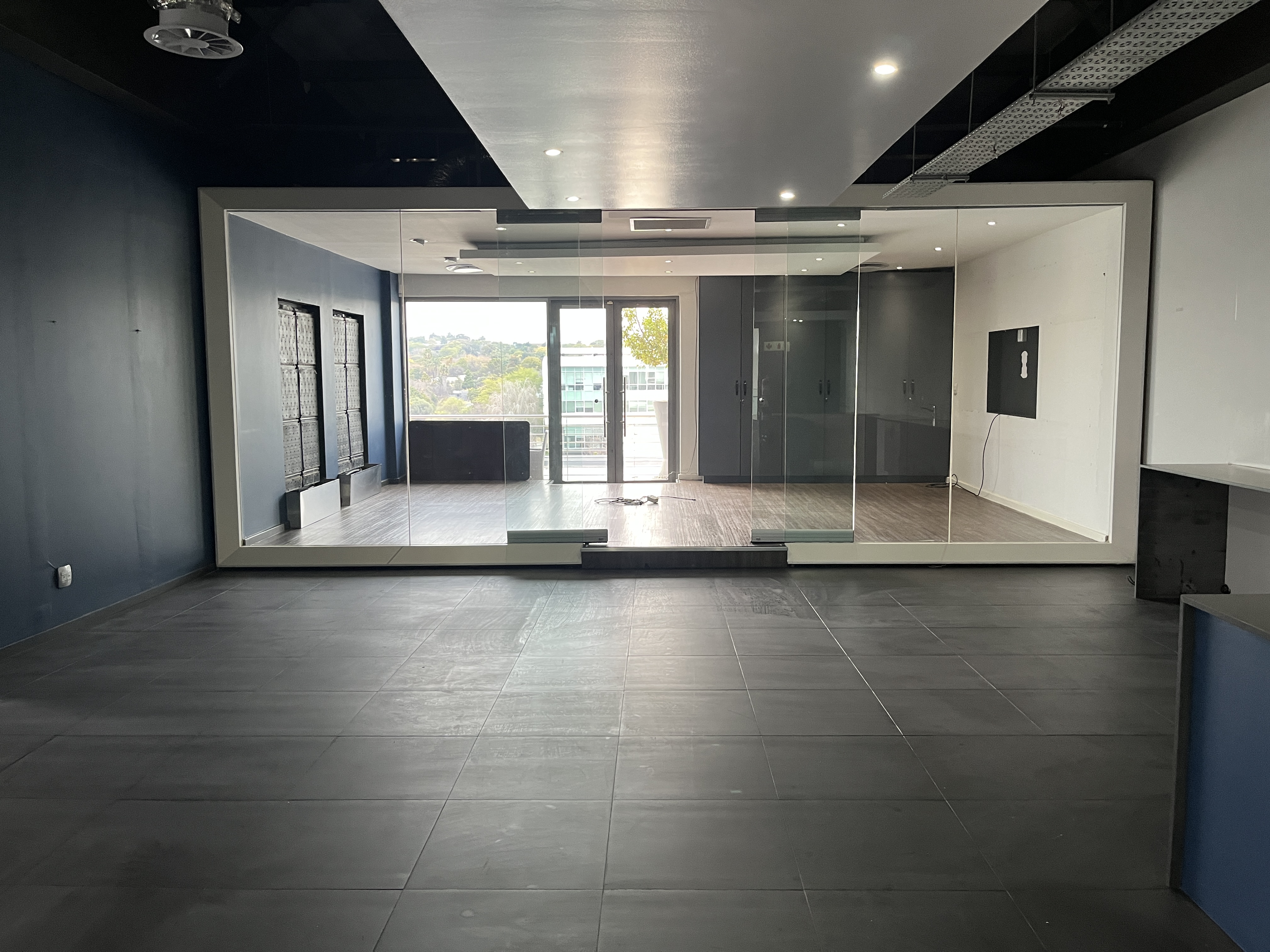 276m² Retail Shops to rent at Design Quarter Offices in Fourways