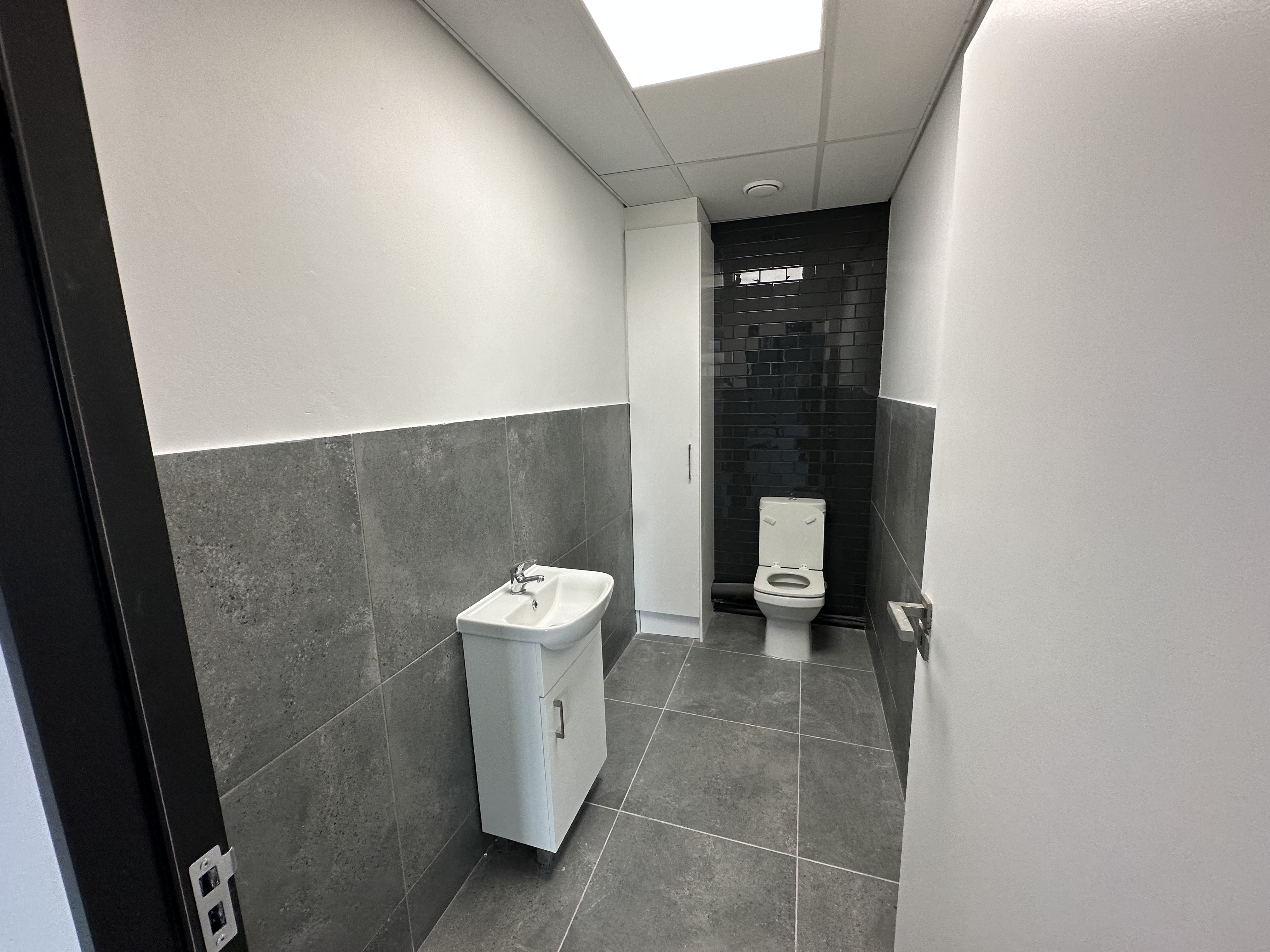 215m² Office Space to rent at 172 Long Street in Cape Town CBD