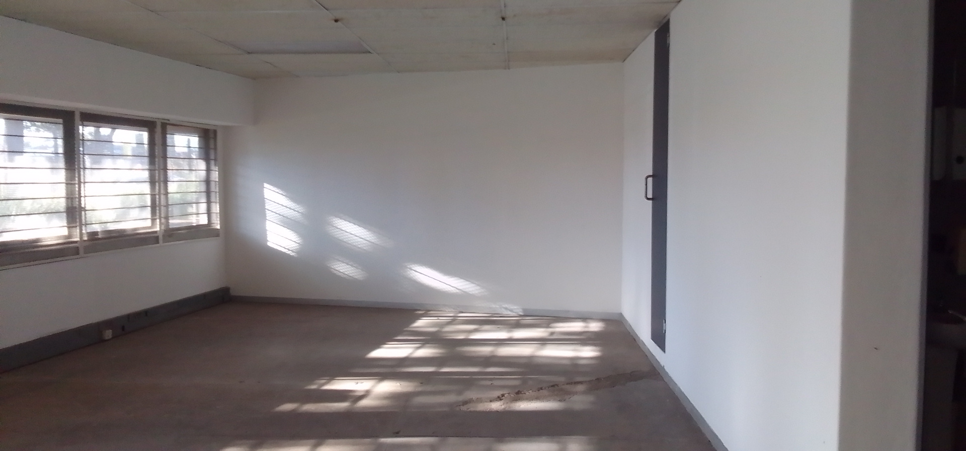 Warehouse to rent at Glomail Head Office in Vorna Valley