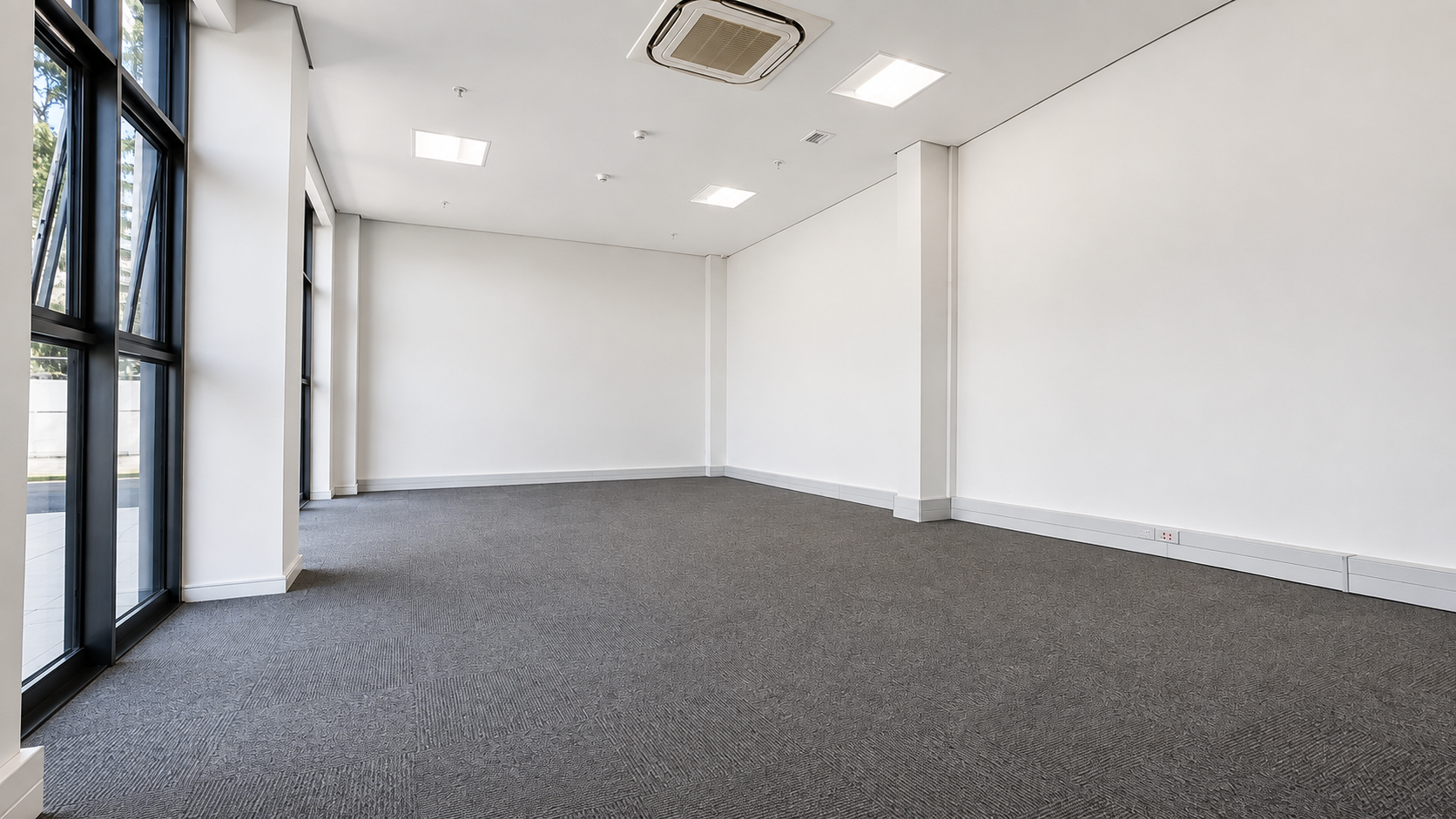 3 213m² Warehouse to rent at Golf Air Park Phase 2 in Airport Industria