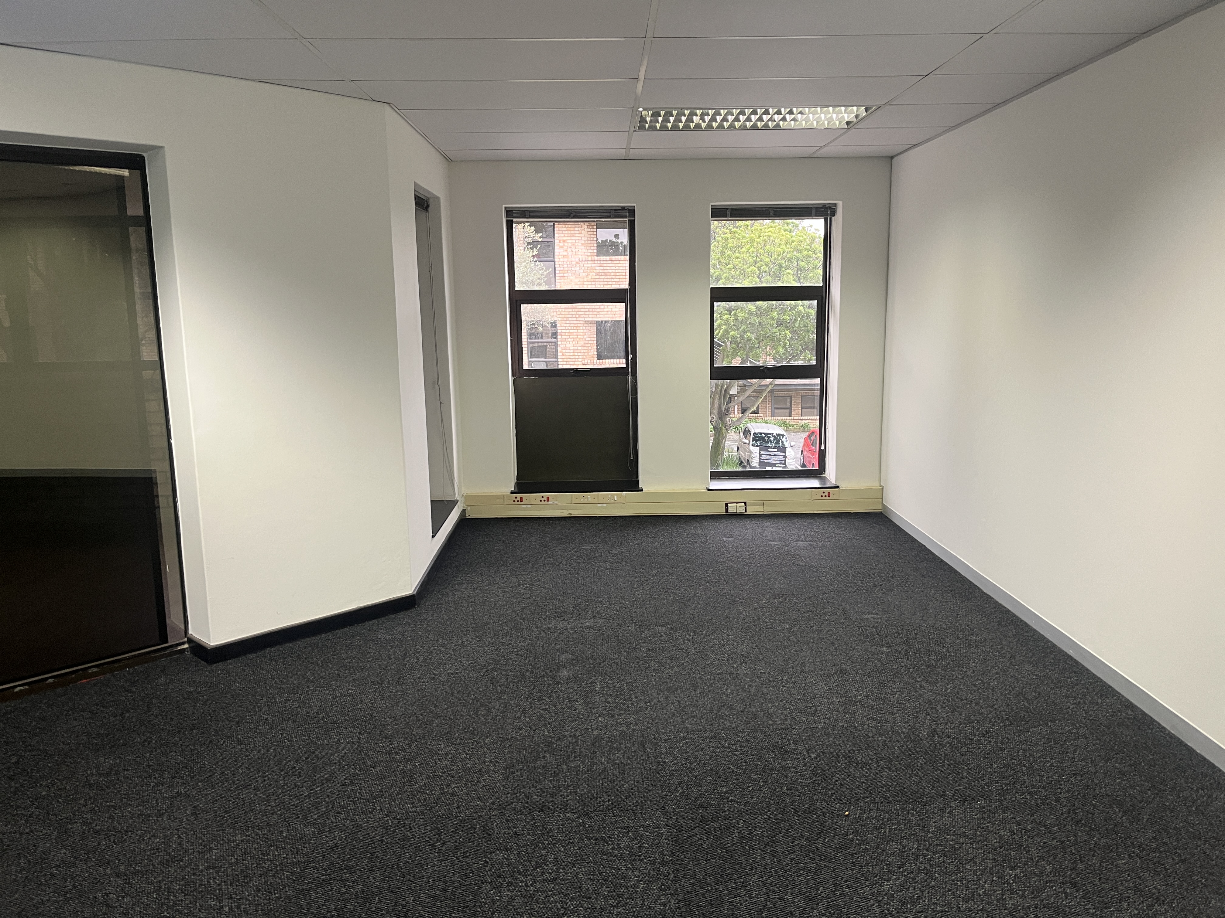 150m² Office Space to rent at Hurlingham Office Park in Hurlingham